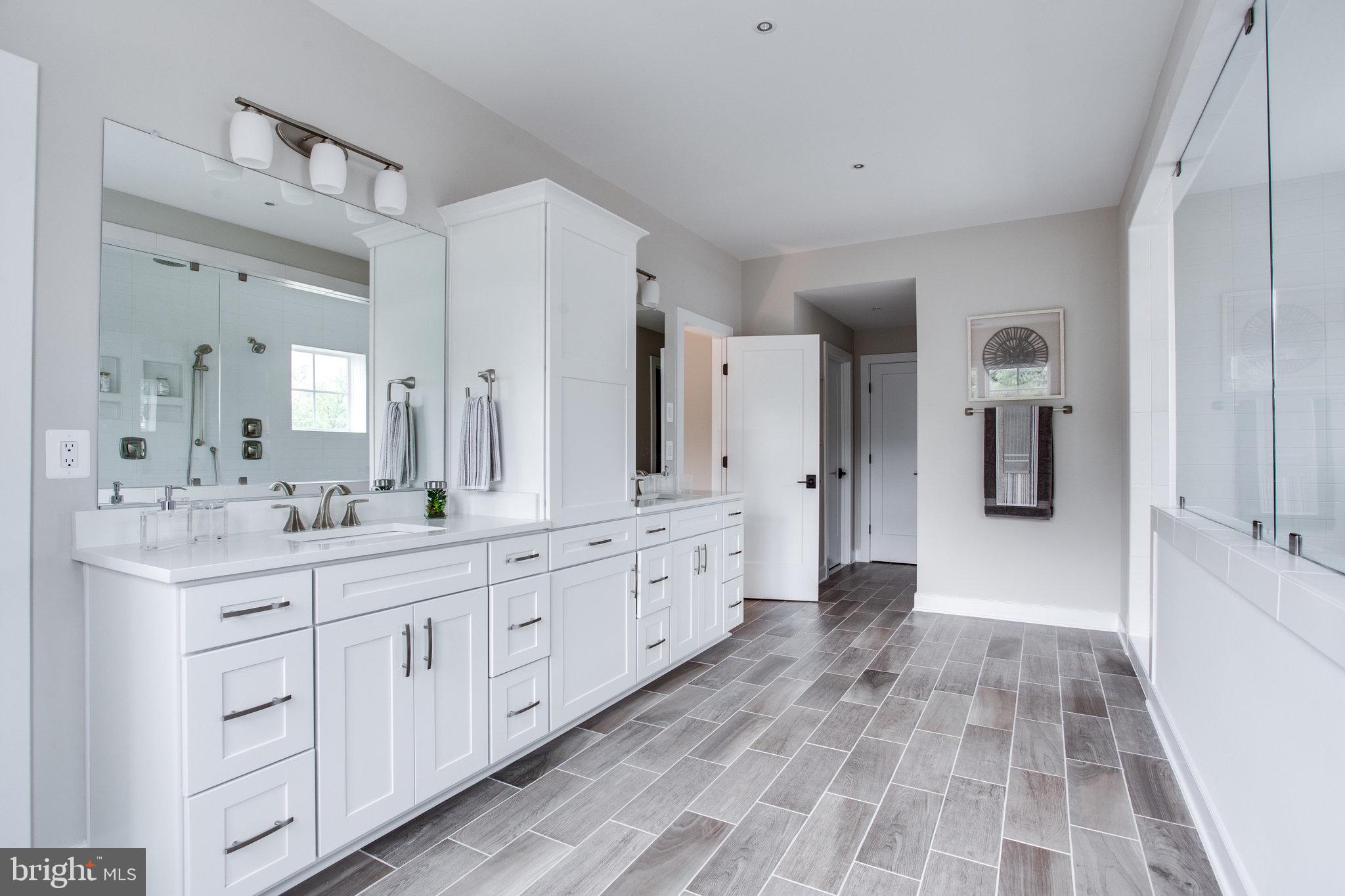 OVER LEE KNOLLS - Residential
