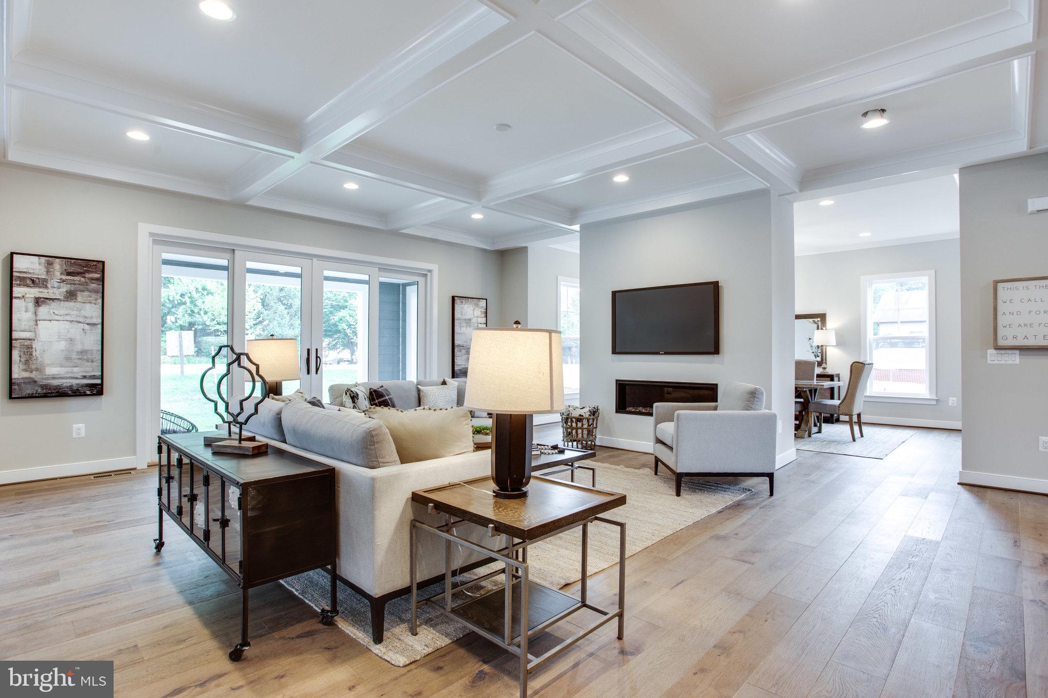 OVER LEE KNOLLS - Residential