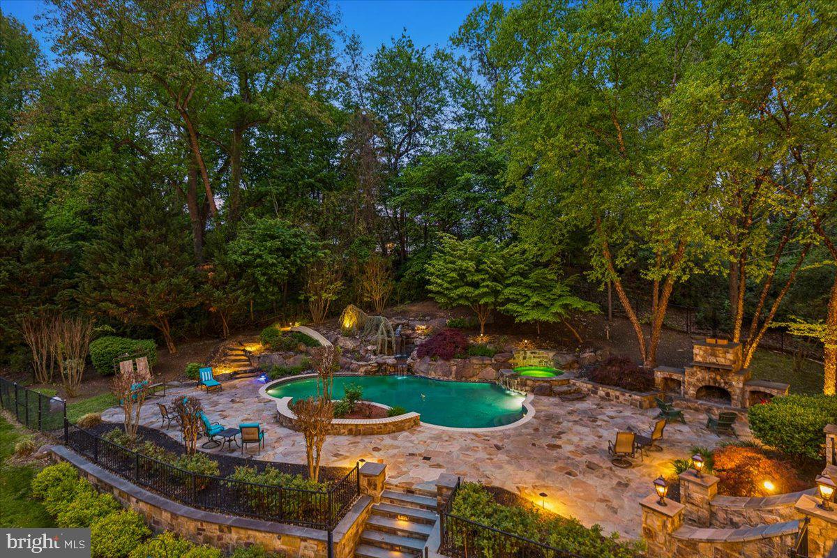 ESWORTHY PARK - Residential