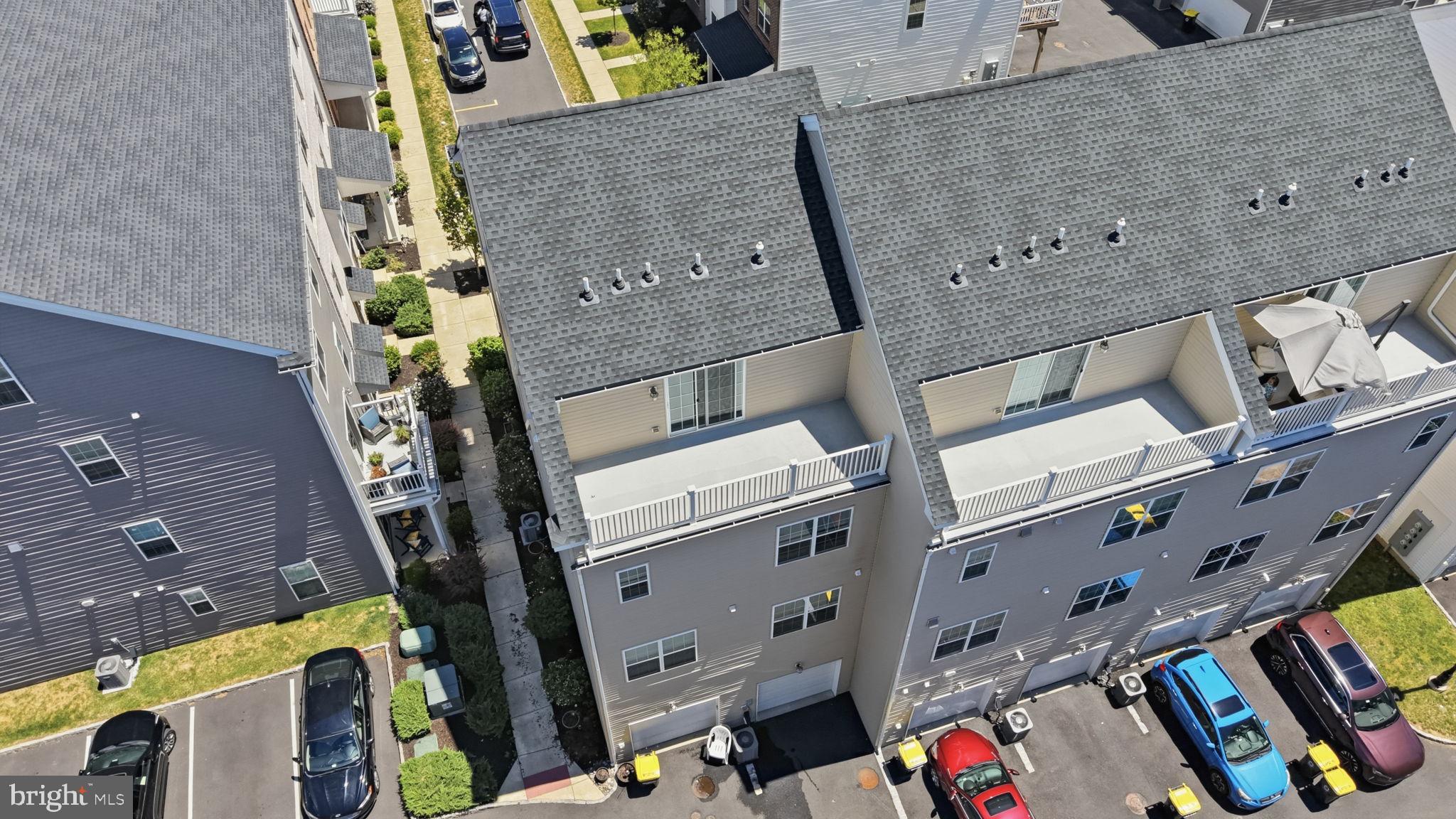 WATERSIDE - Residential