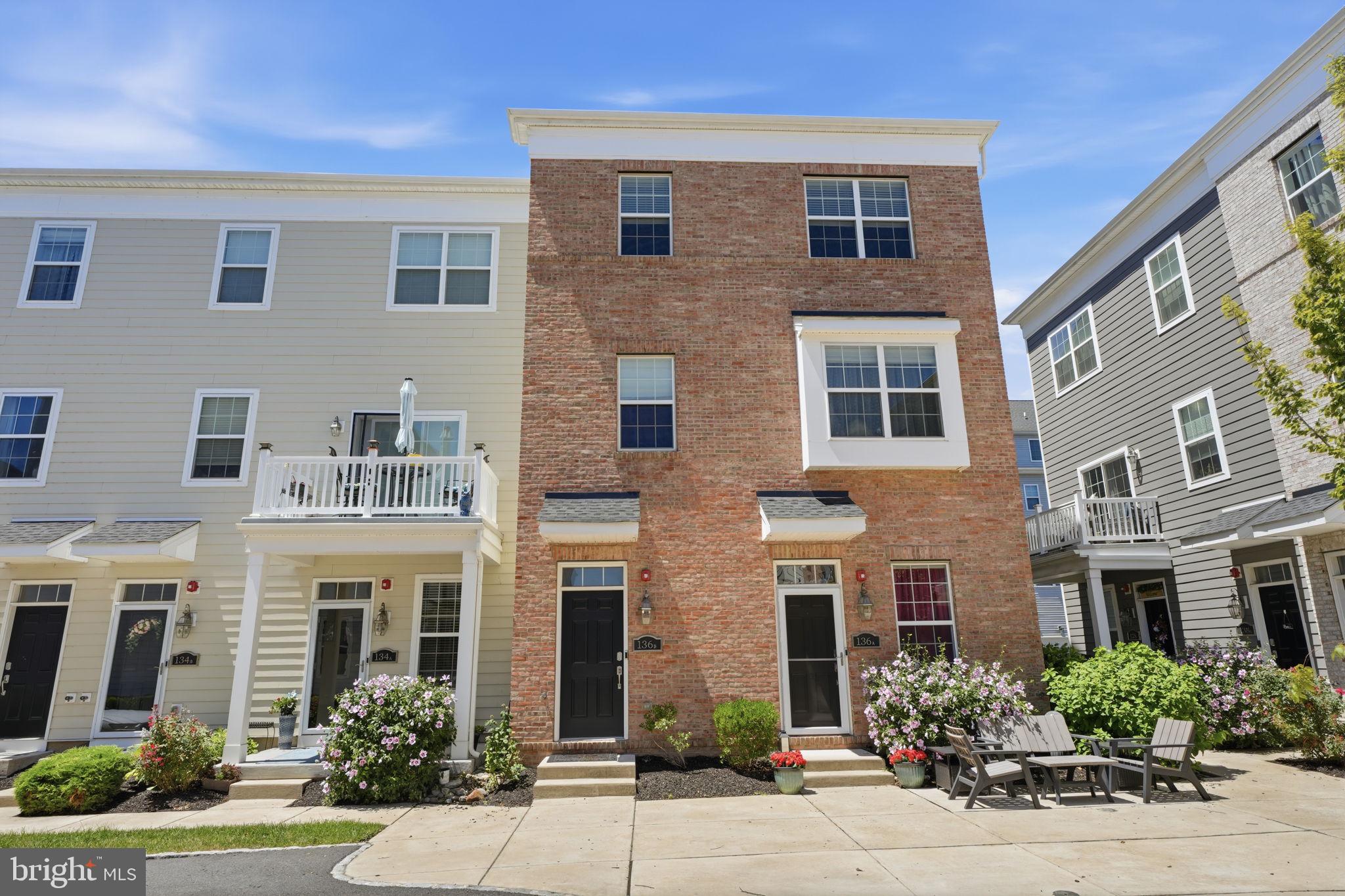 WATERSIDE - Residential
