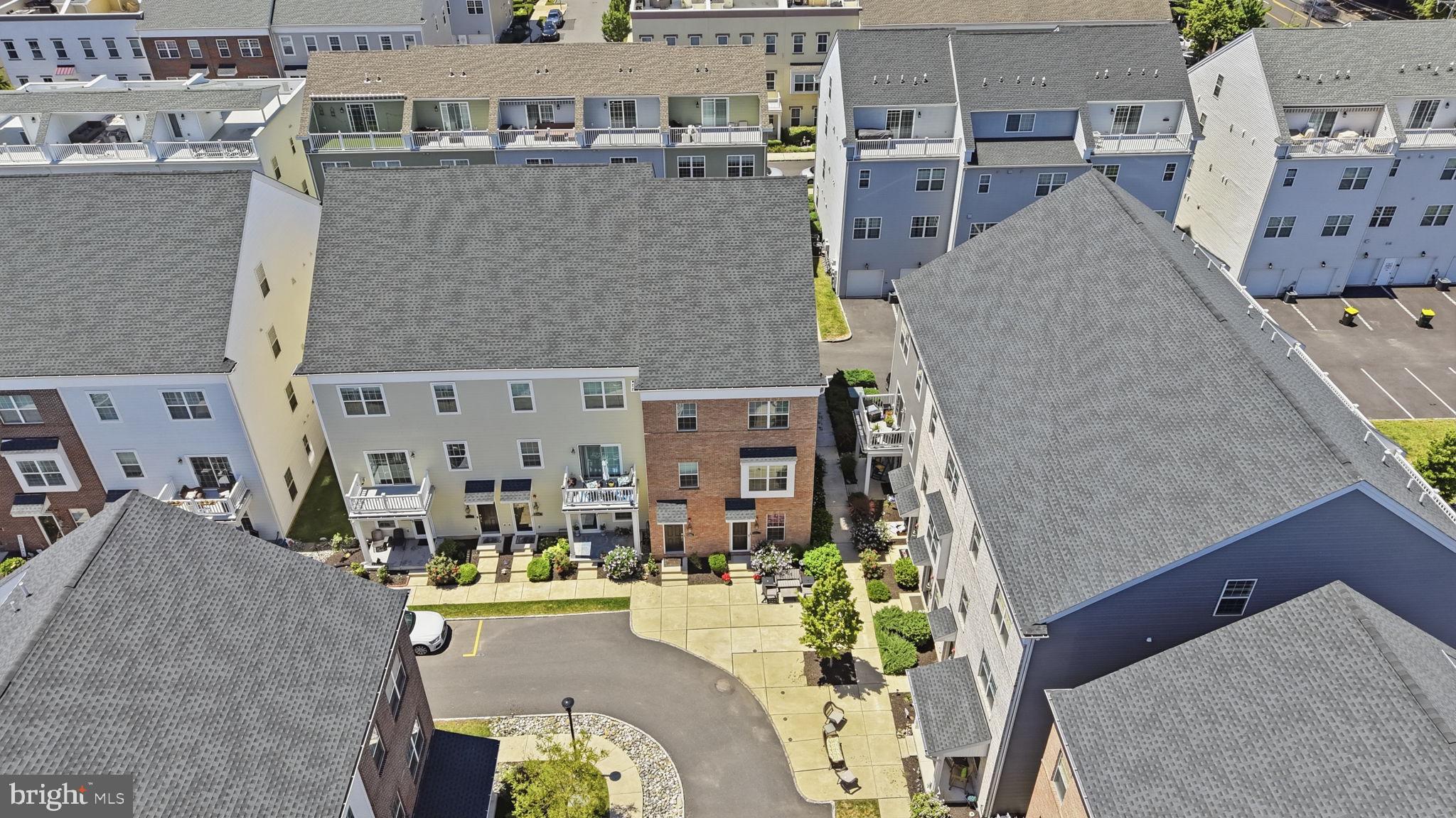 WATERSIDE - Residential