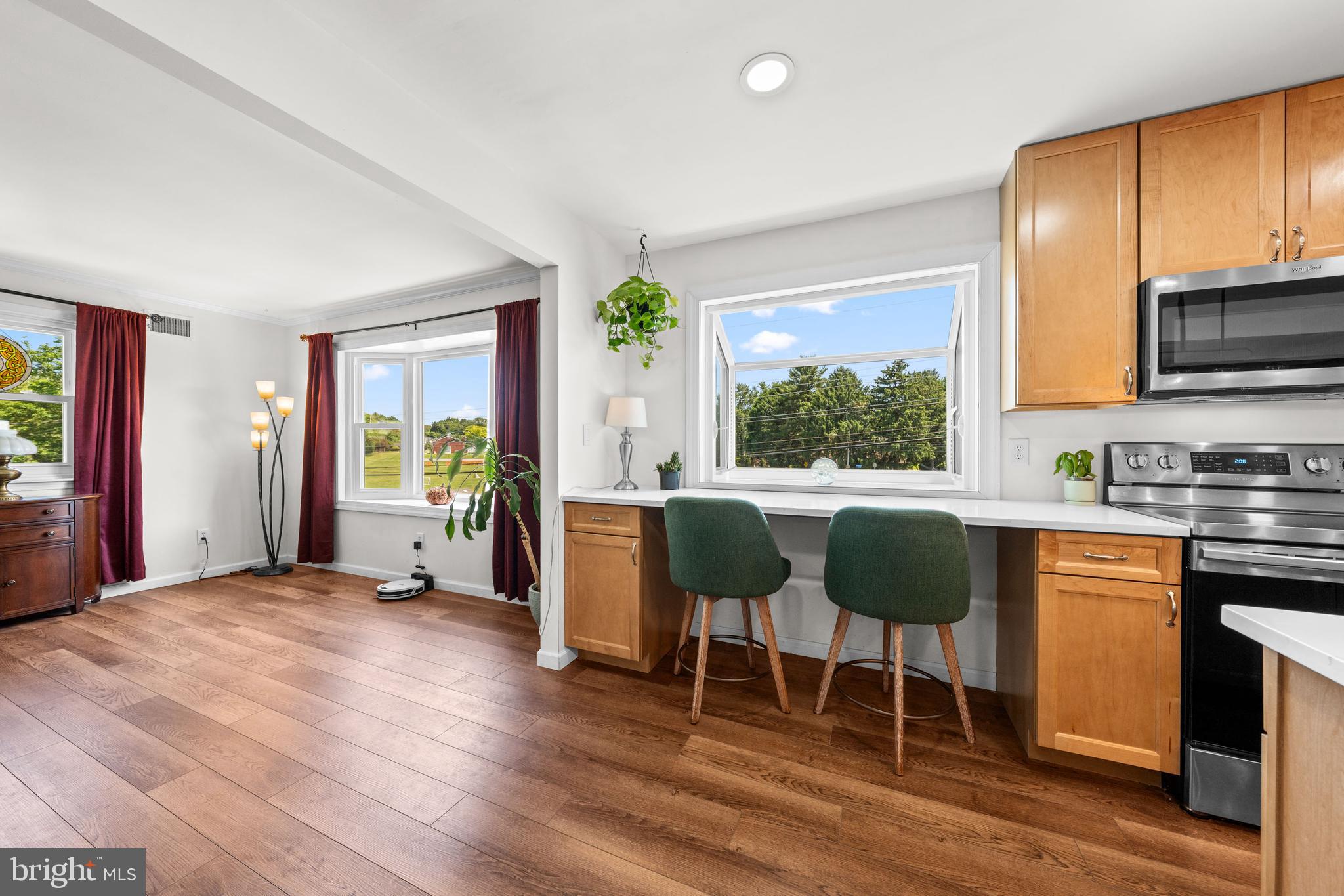 COUNTRY CLUB GARDENS - Residential