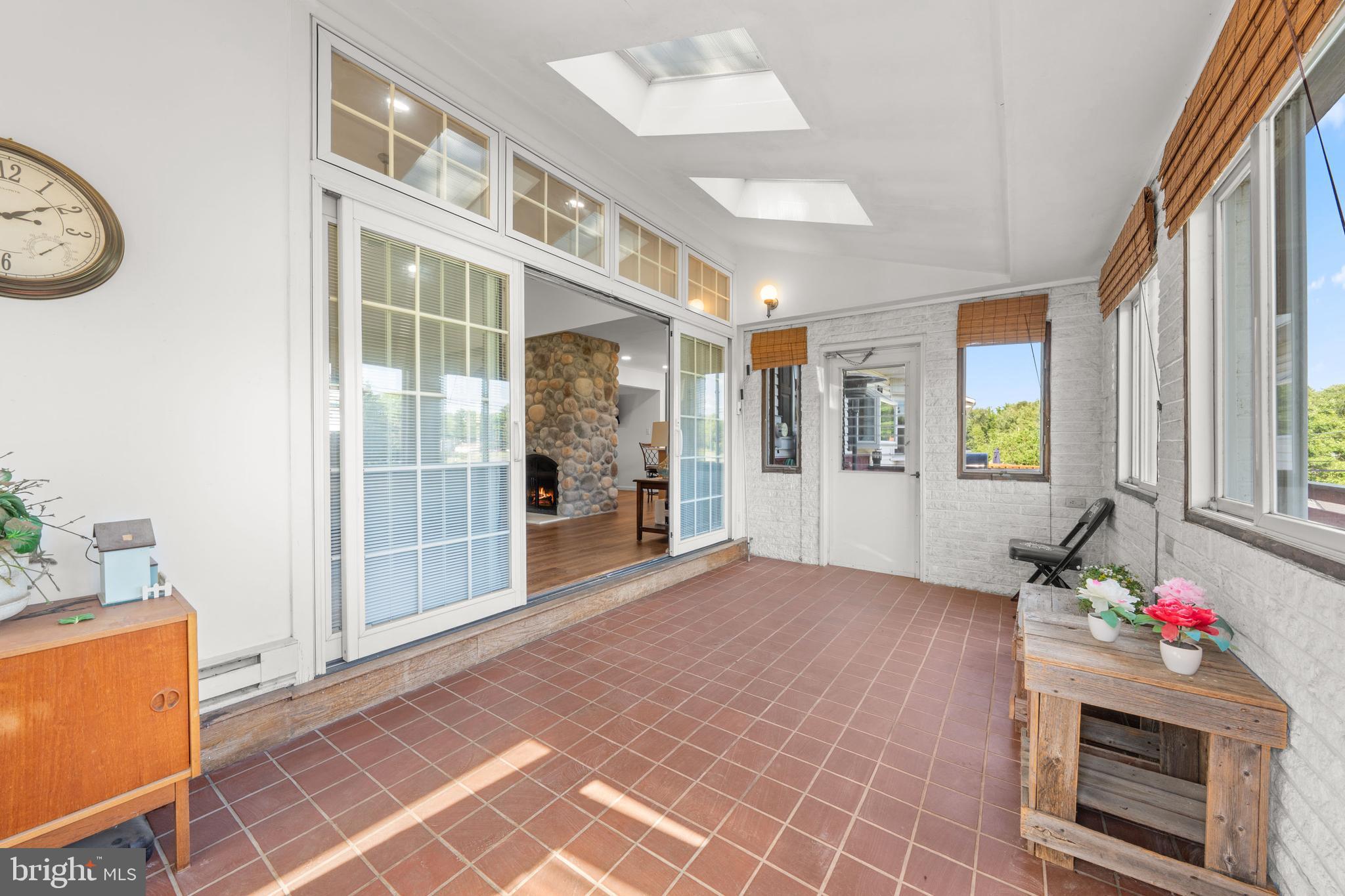 COUNTRY CLUB GARDENS - Residential