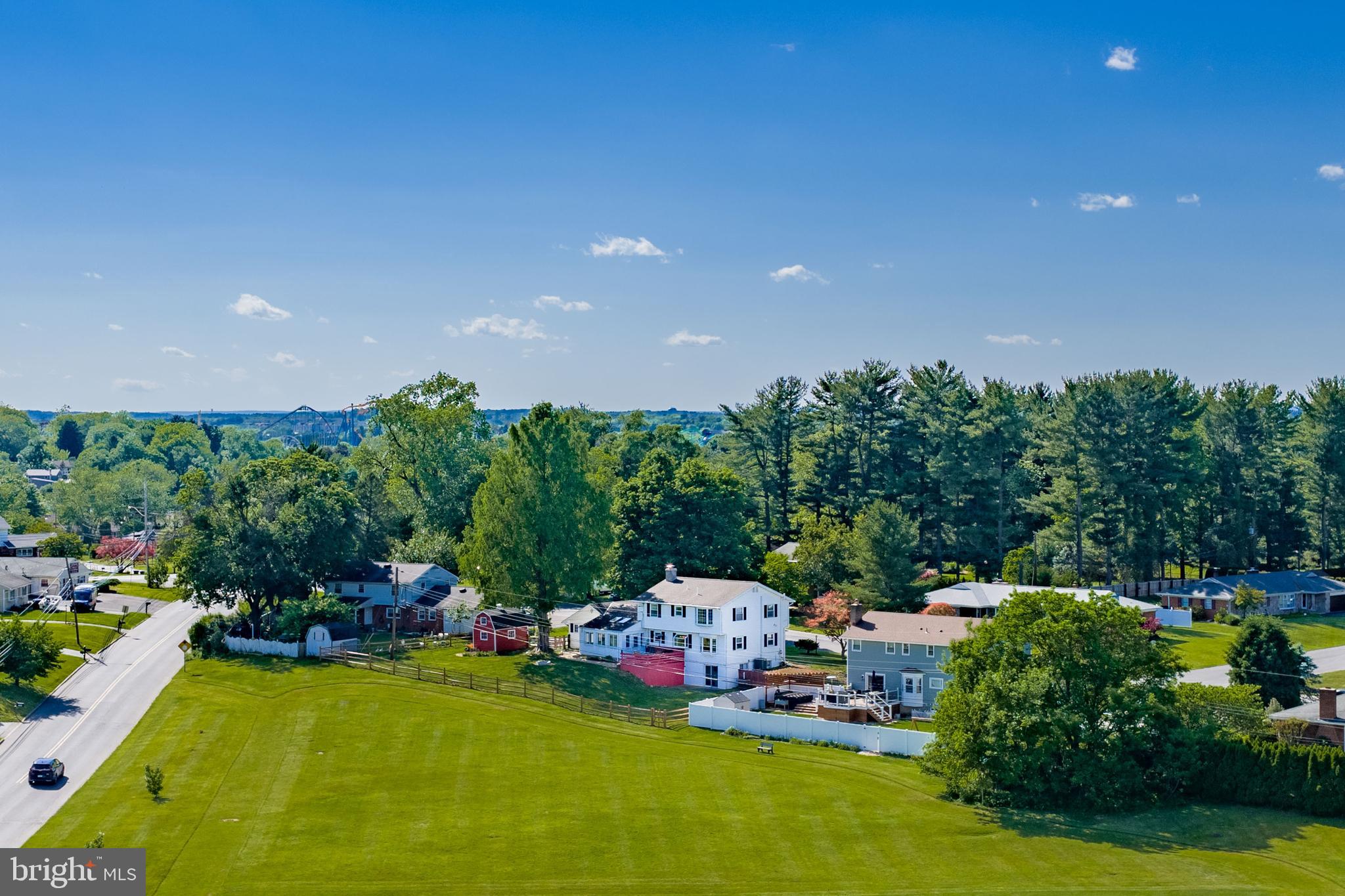 COUNTRY CLUB GARDENS - Residential