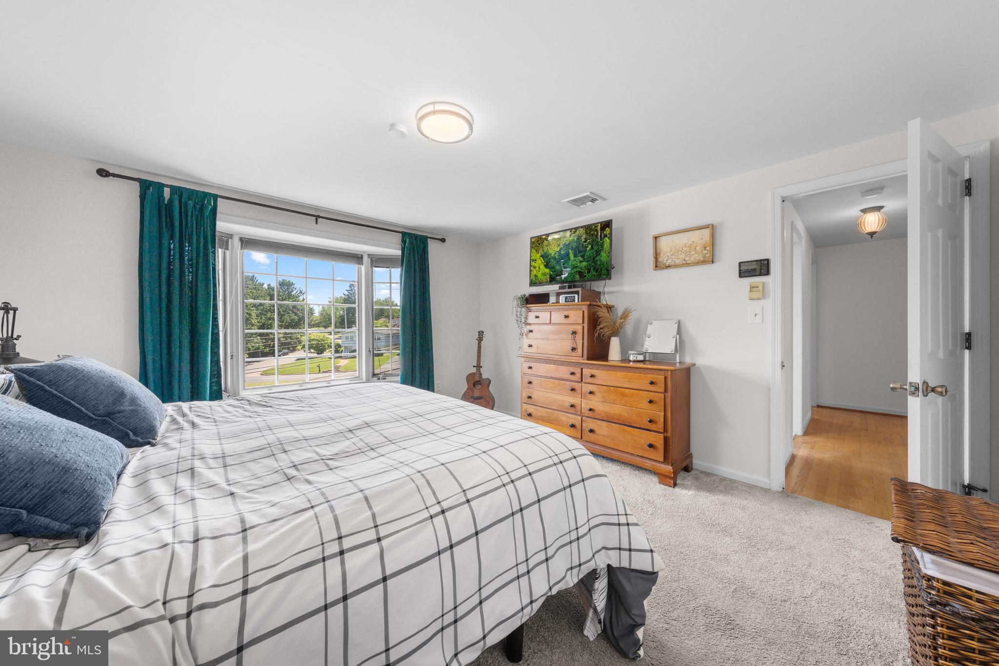 COUNTRY CLUB GARDENS - Residential
