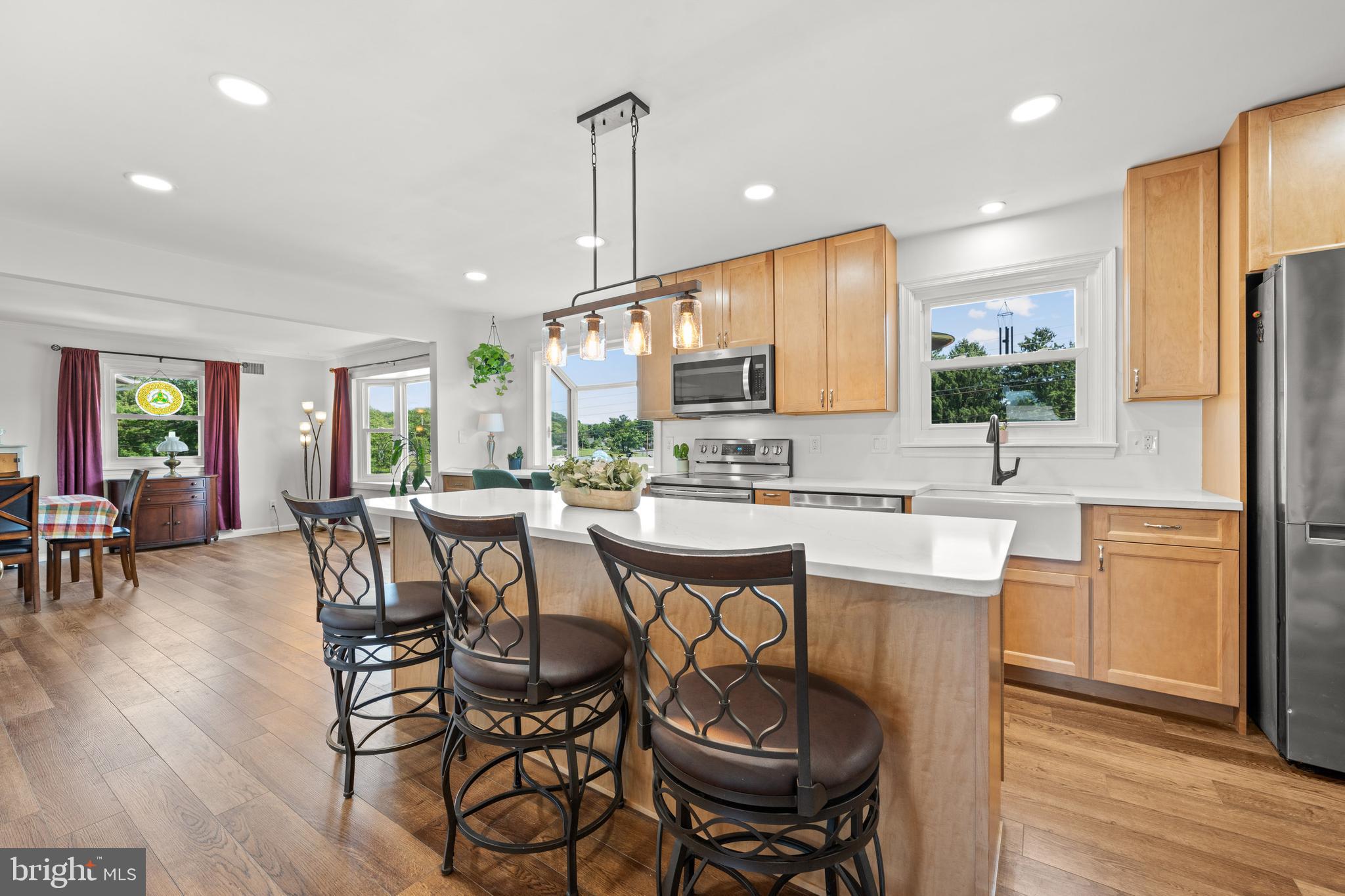 COUNTRY CLUB GARDENS - Residential