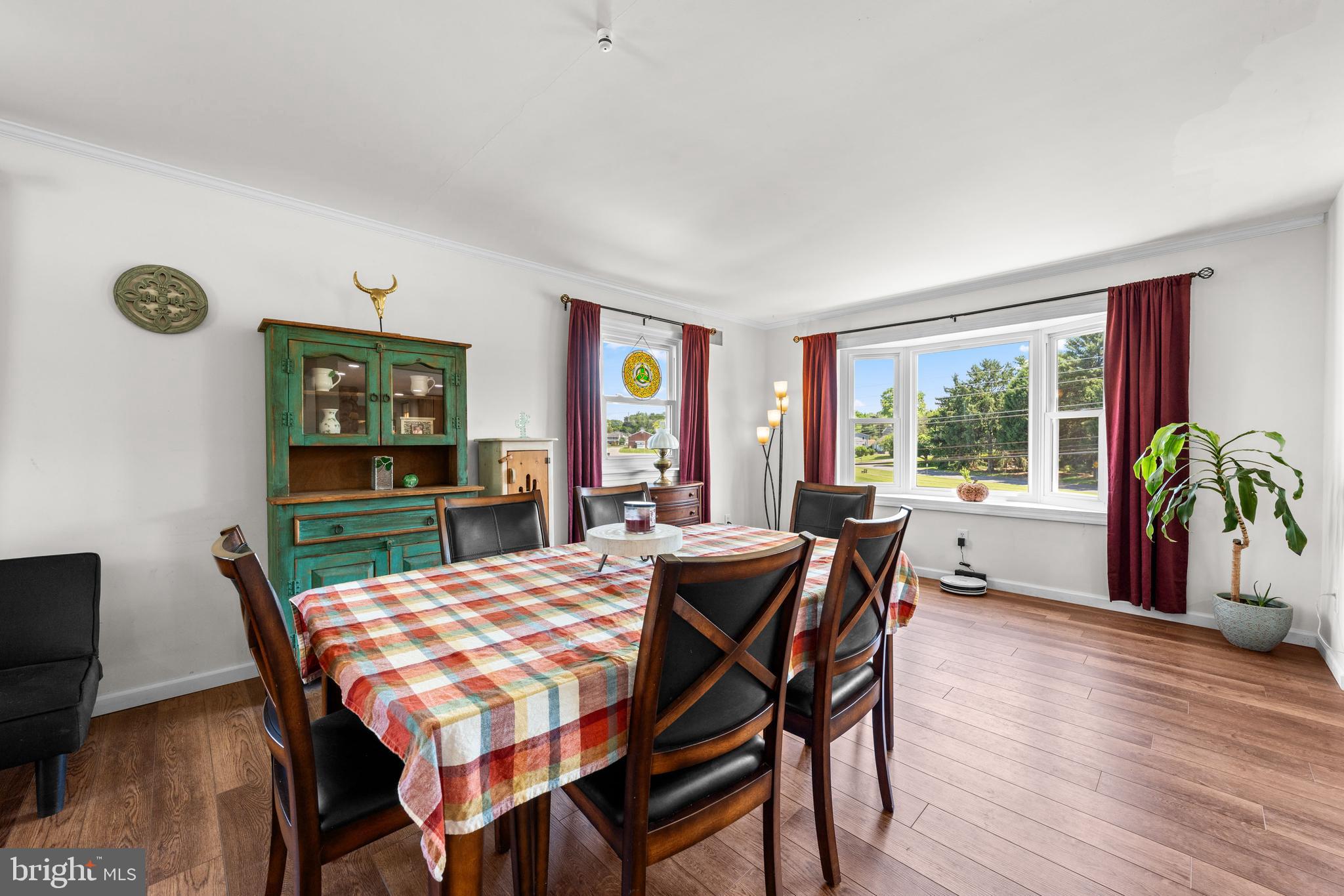 COUNTRY CLUB GARDENS - Residential