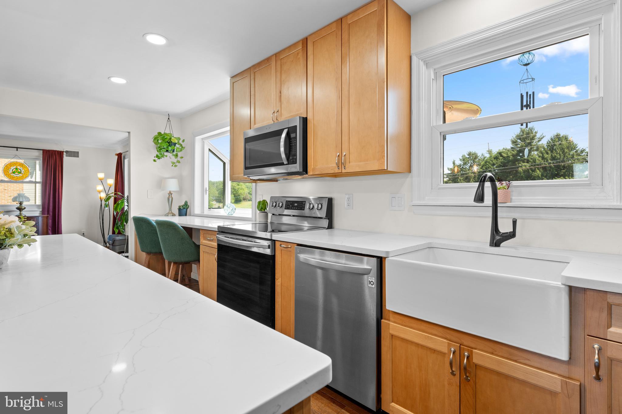 COUNTRY CLUB GARDENS - Residential