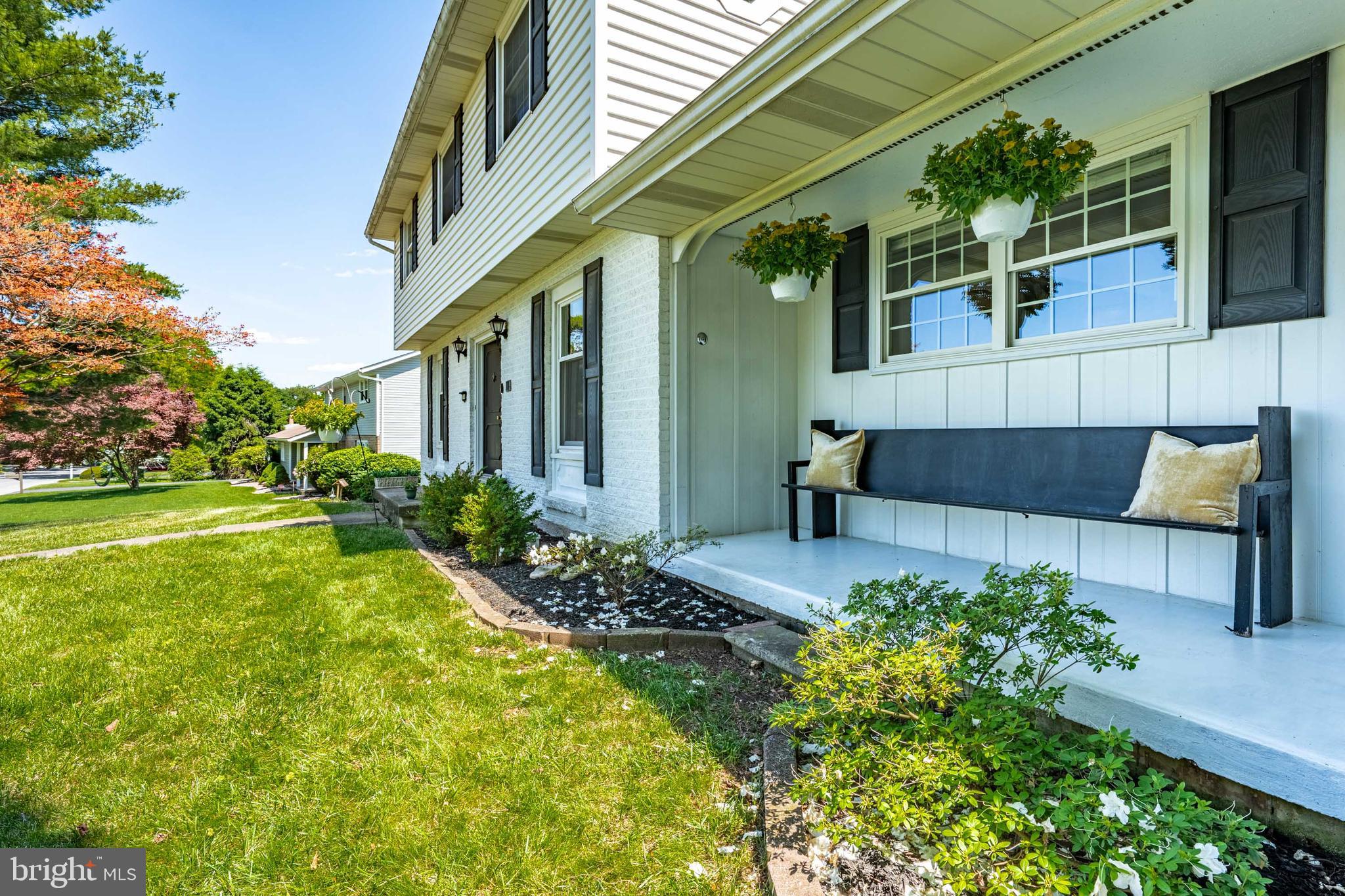 COUNTRY CLUB GARDENS - Residential