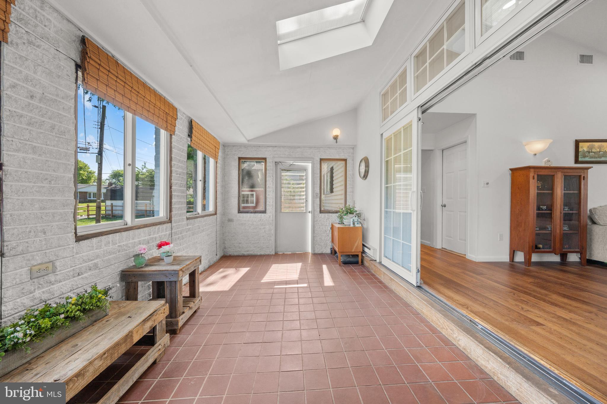 COUNTRY CLUB GARDENS - Residential
