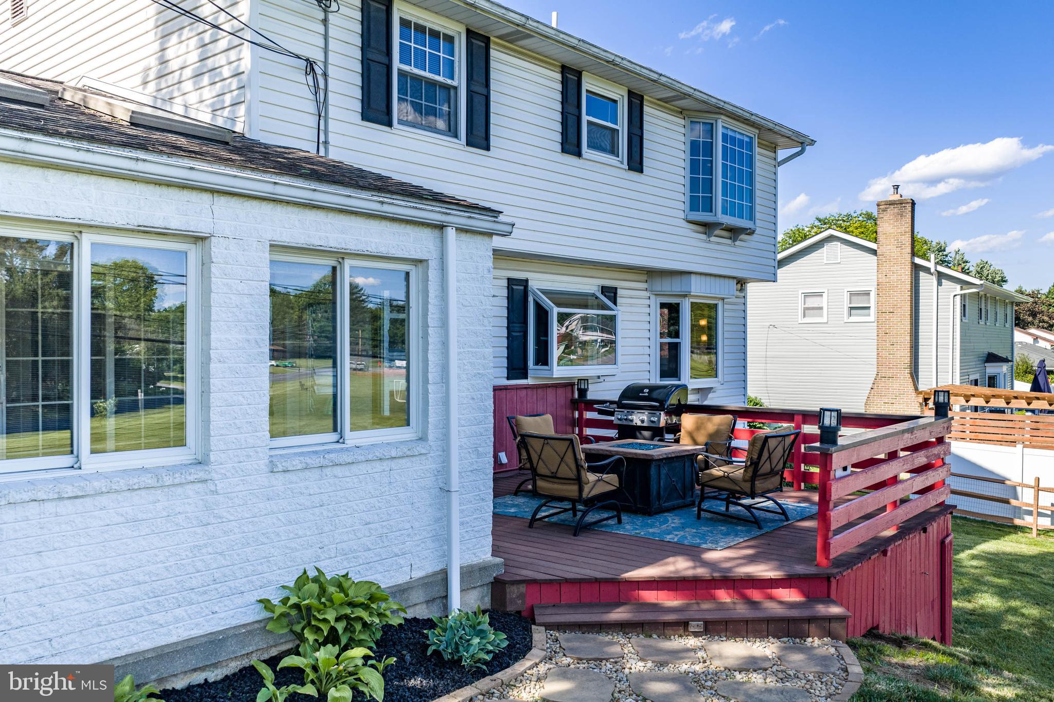 COUNTRY CLUB GARDENS - Residential