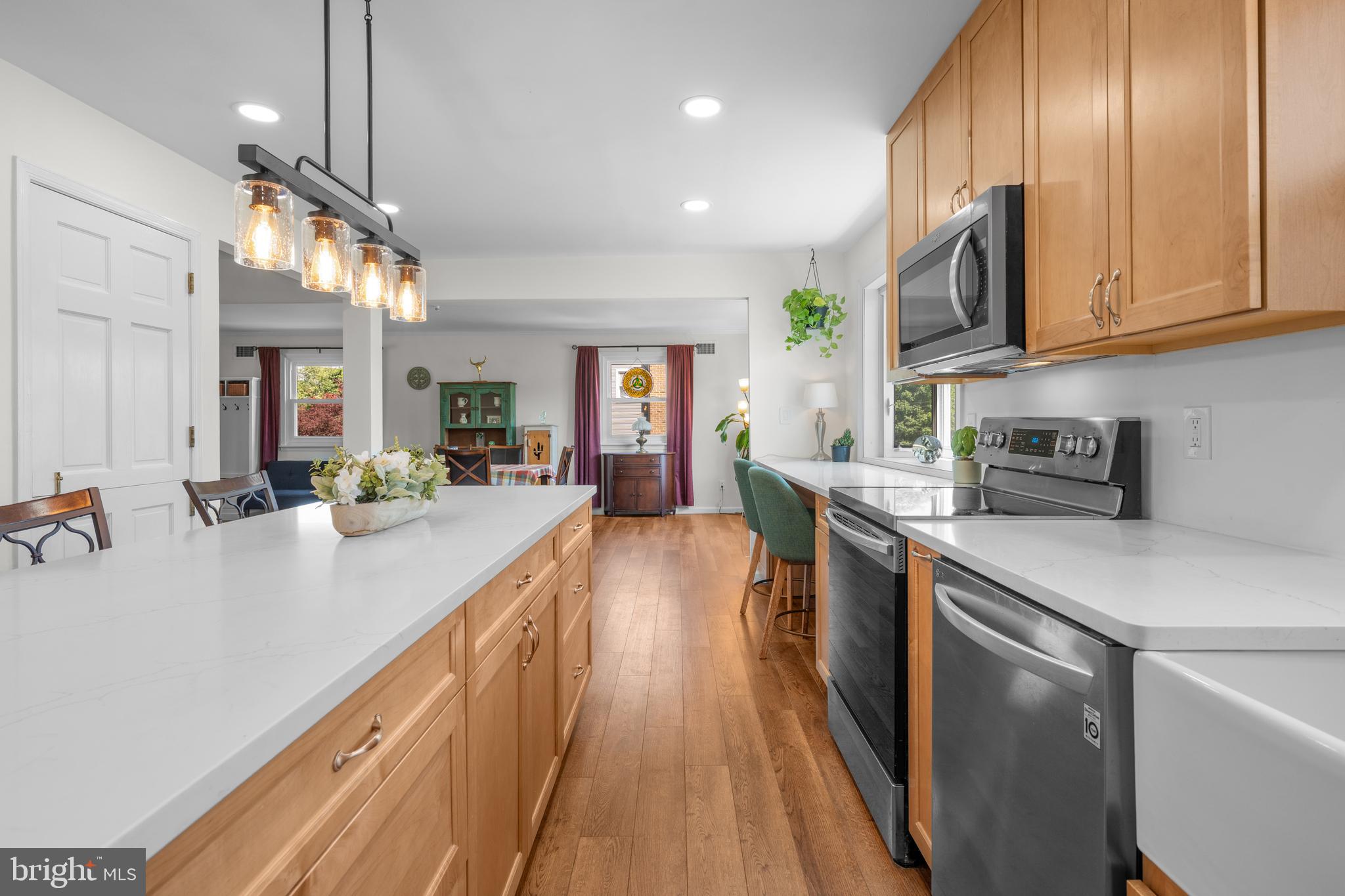 COUNTRY CLUB GARDENS - Residential