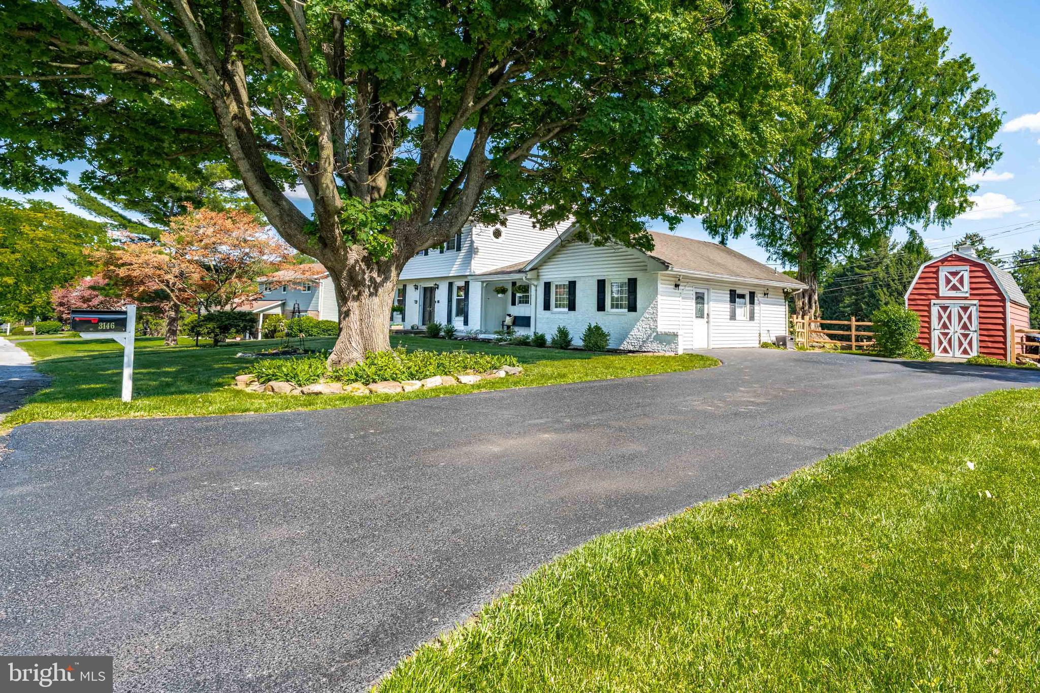 COUNTRY CLUB GARDENS - Residential