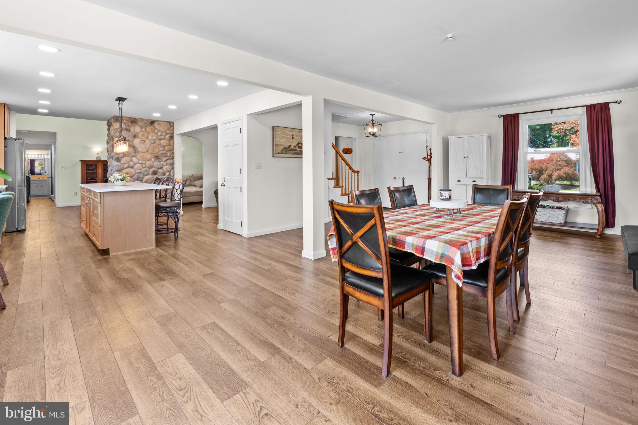COUNTRY CLUB GARDENS - Residential