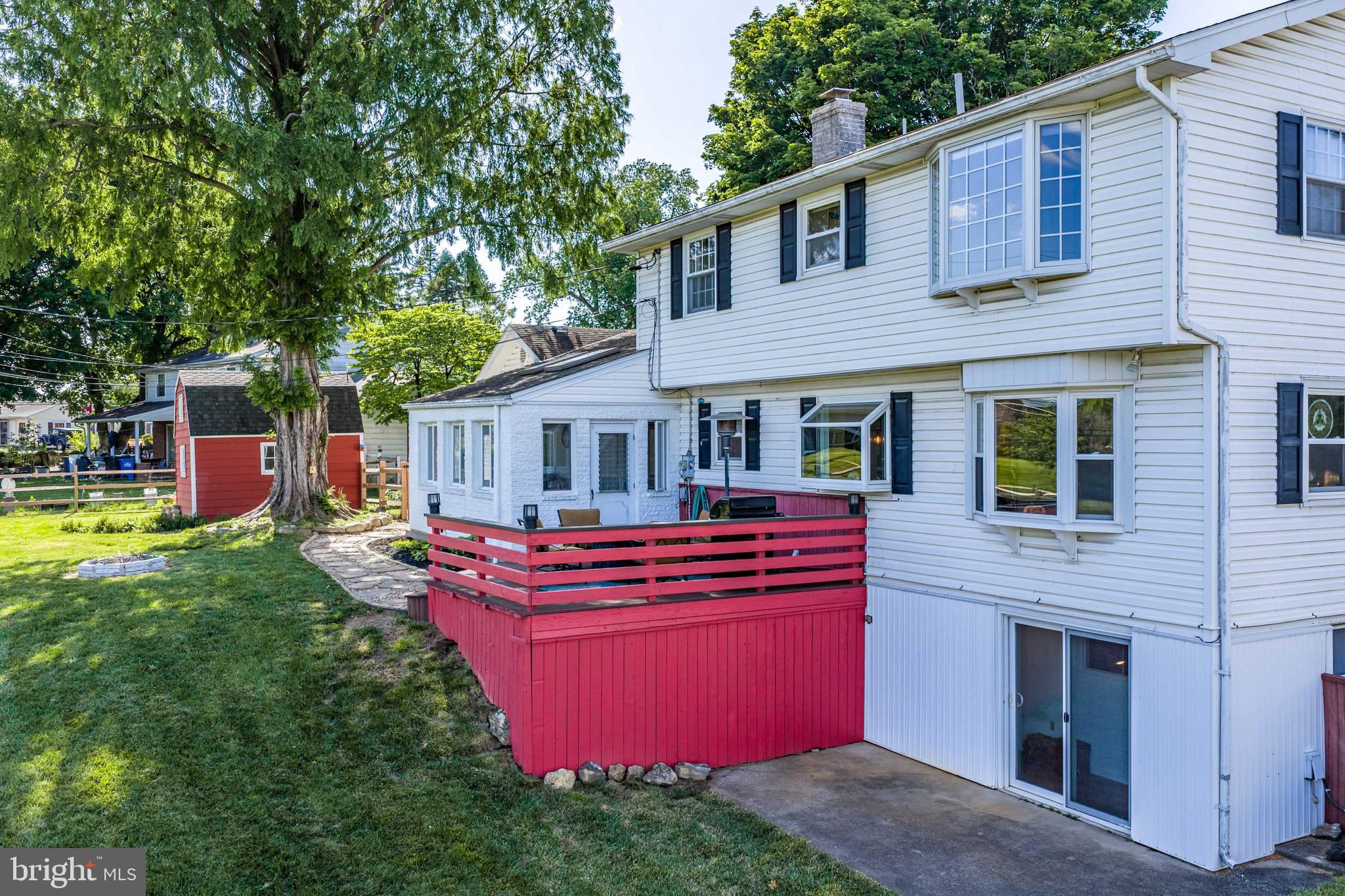 COUNTRY CLUB GARDENS - Residential