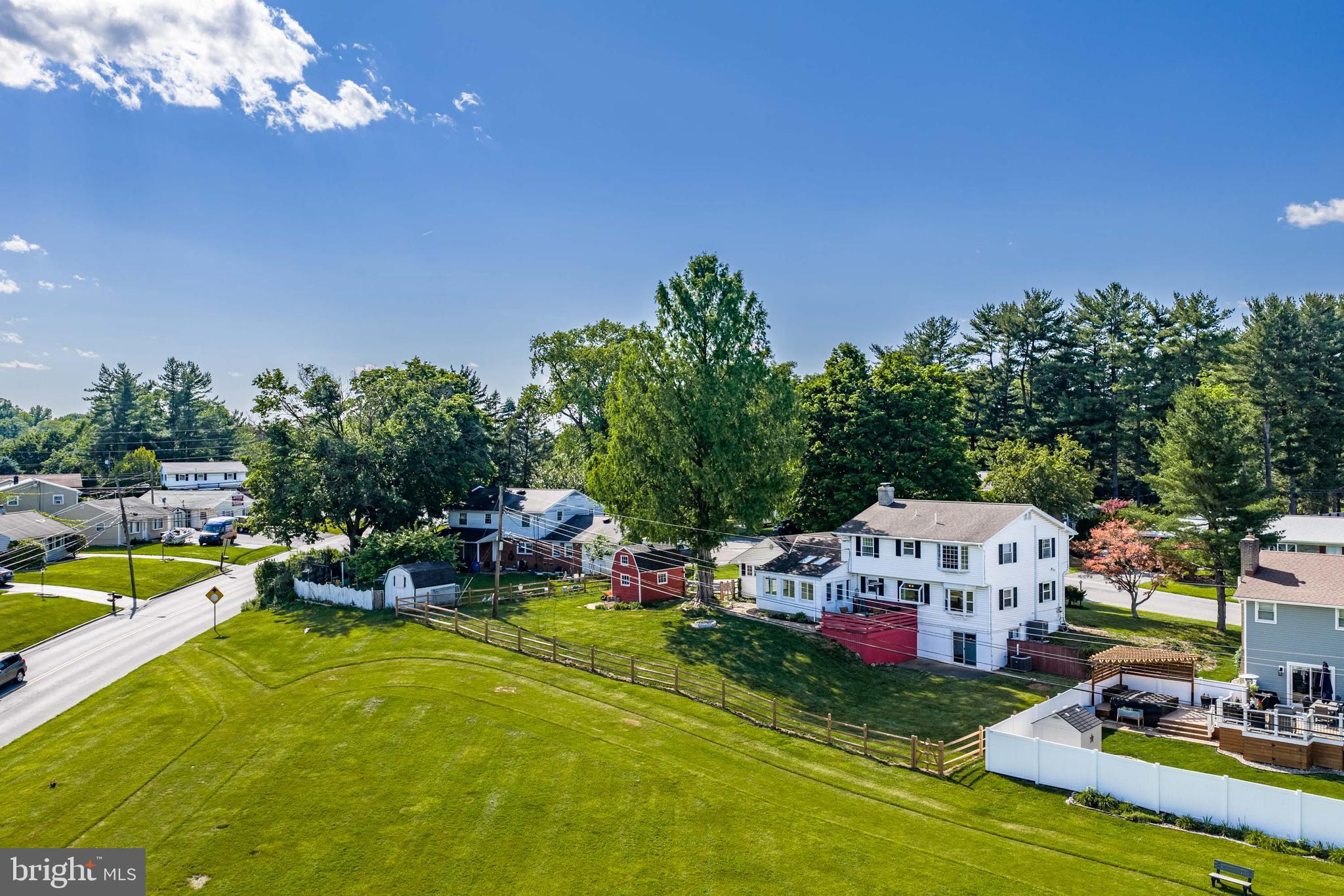 COUNTRY CLUB GARDENS - Residential