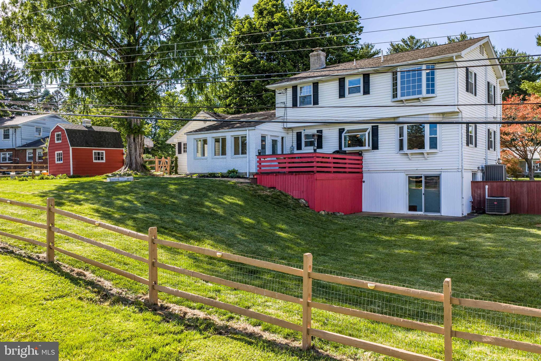 COUNTRY CLUB GARDENS - Residential
