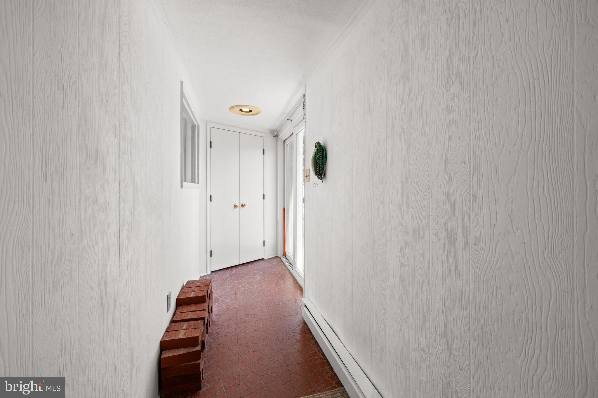 COUNTRY CLUB GARDENS - Residential