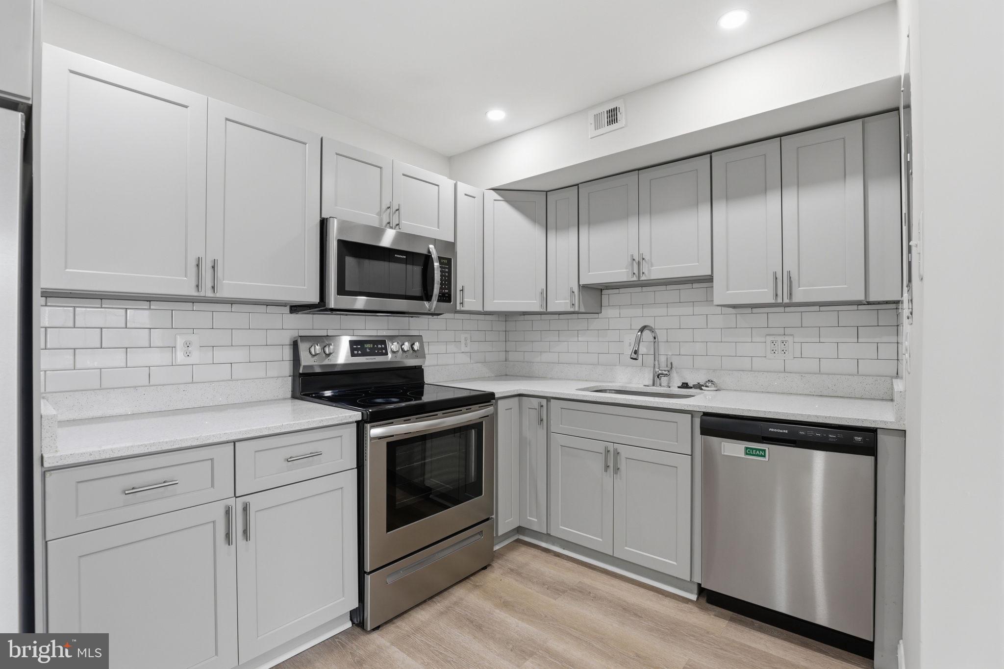 REGENT SQUARE - Residential