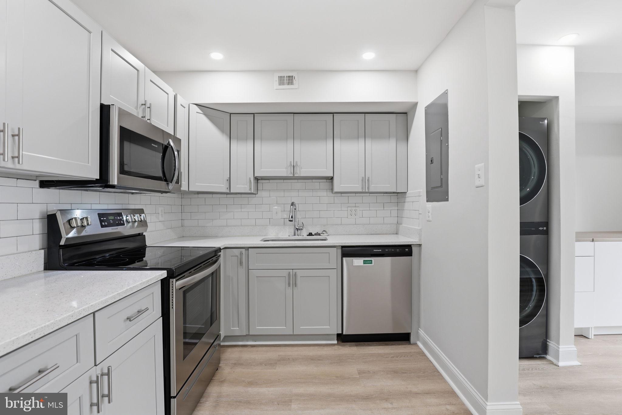 REGENT SQUARE - Residential
