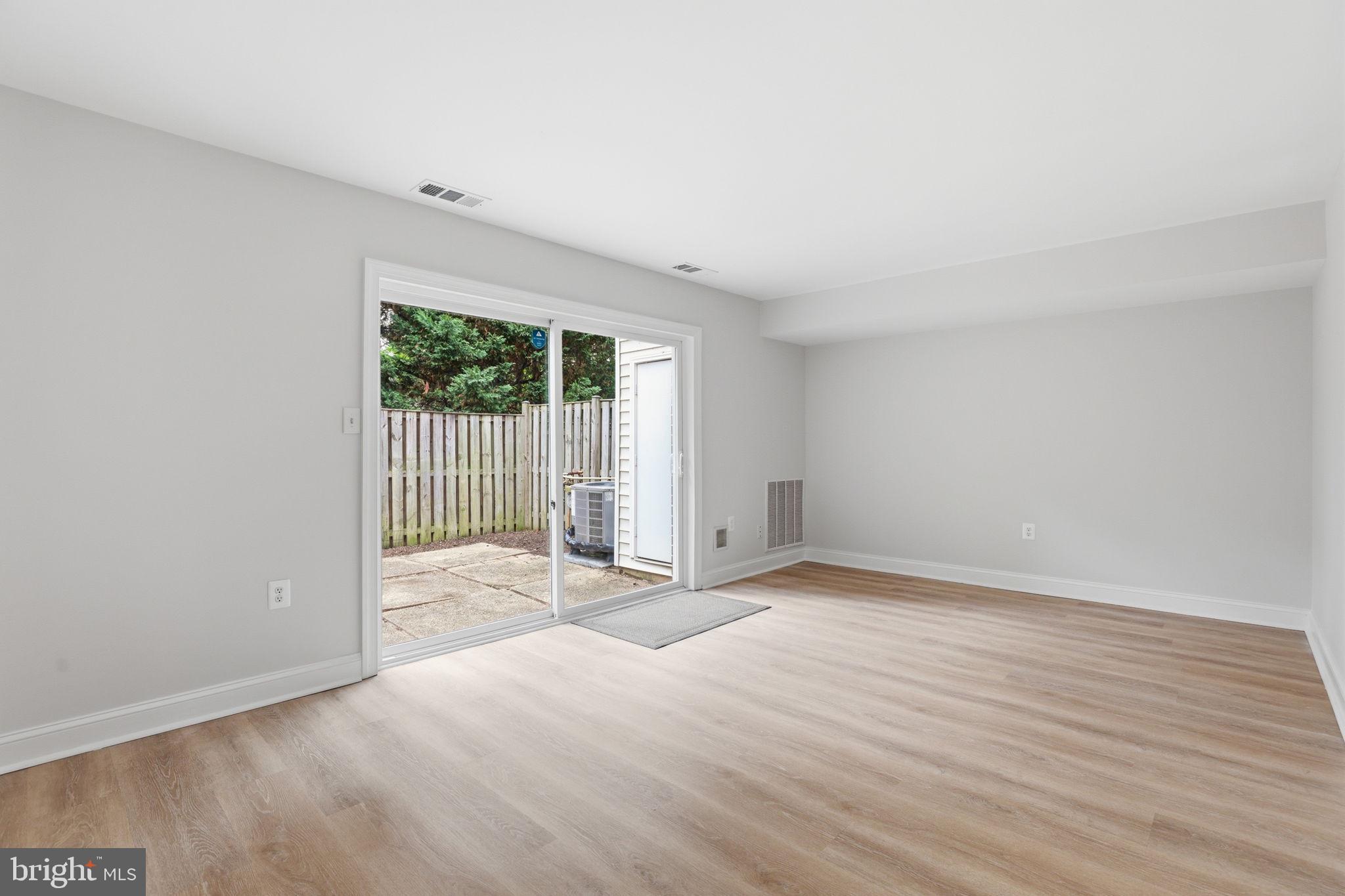 REGENT SQUARE - Residential