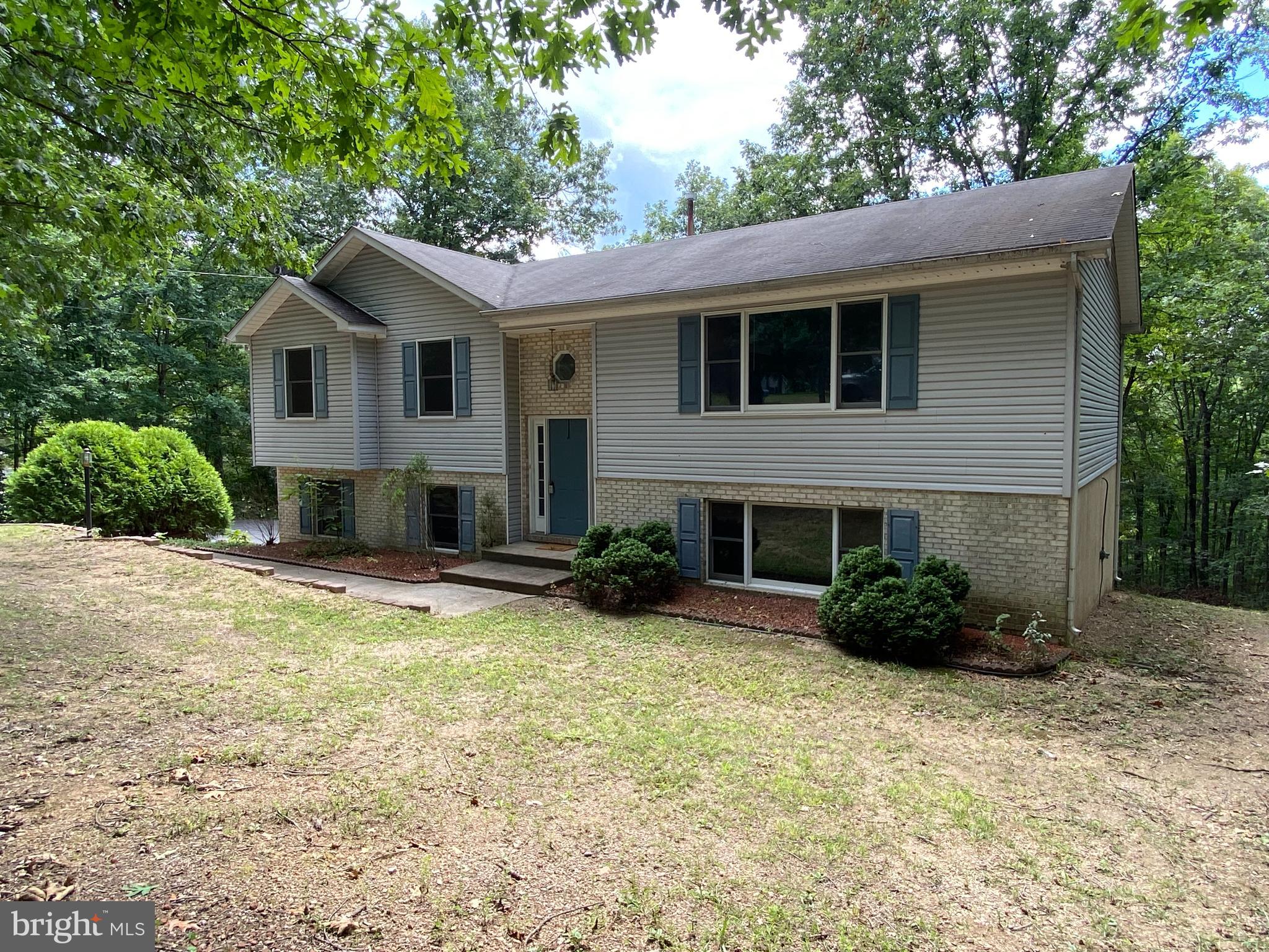 FOXCREST MANOR - Residential