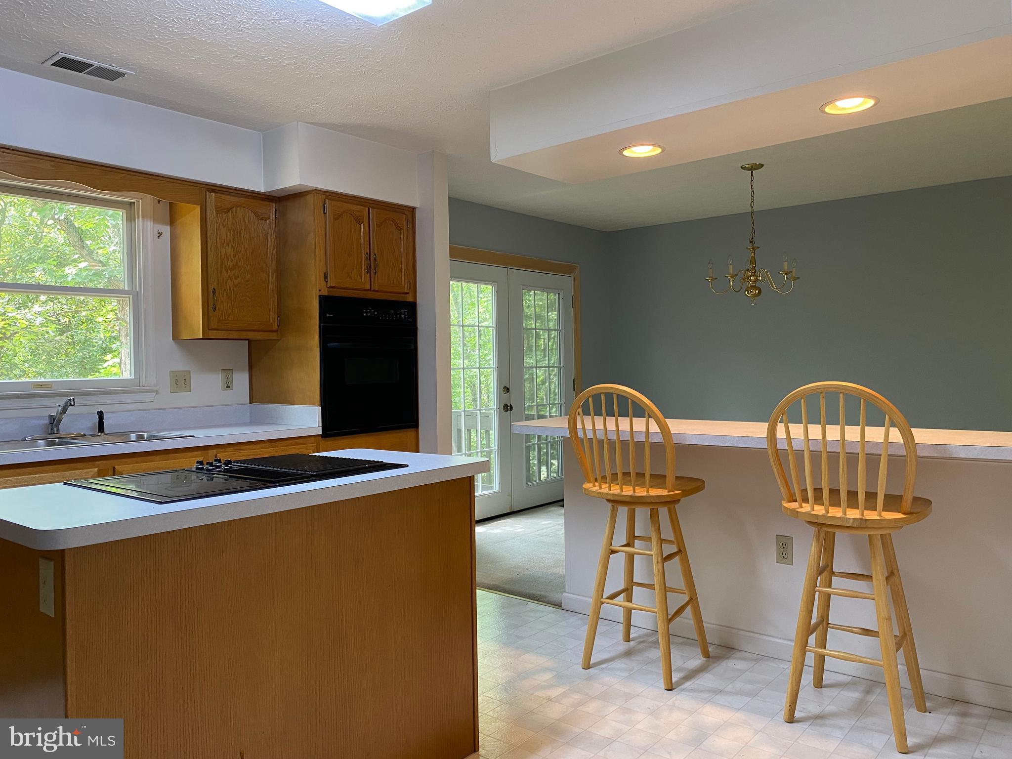 FOXCREST MANOR - Residential