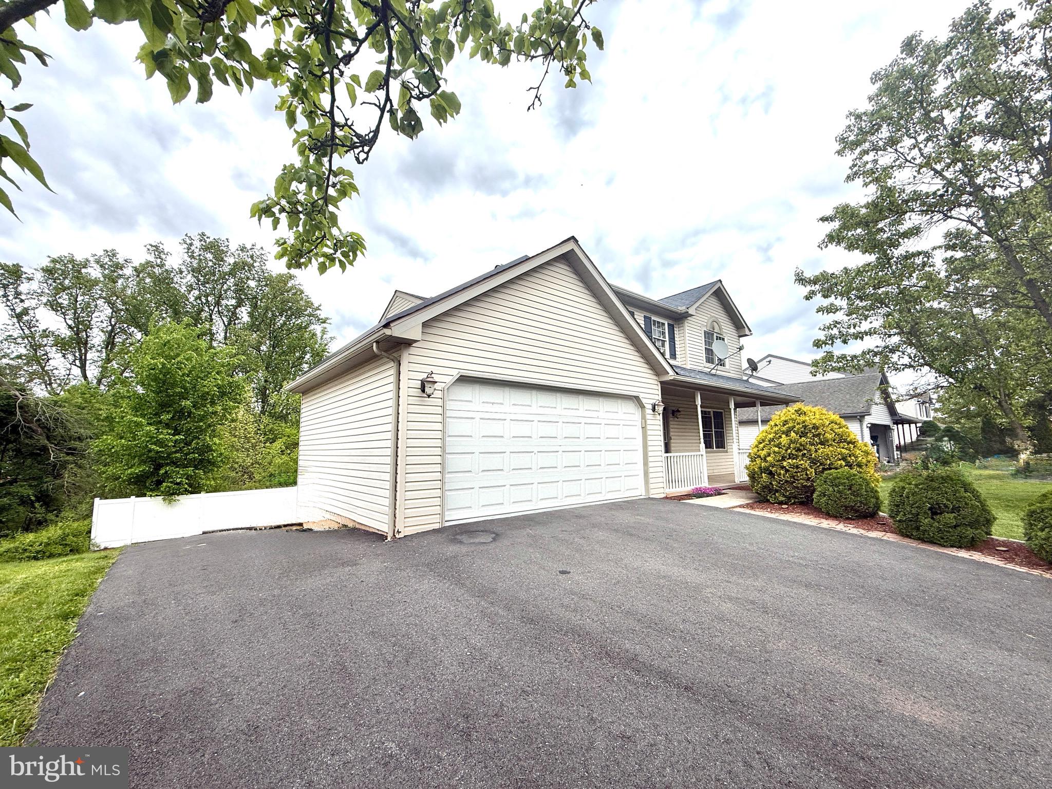 LONG POND - Residential