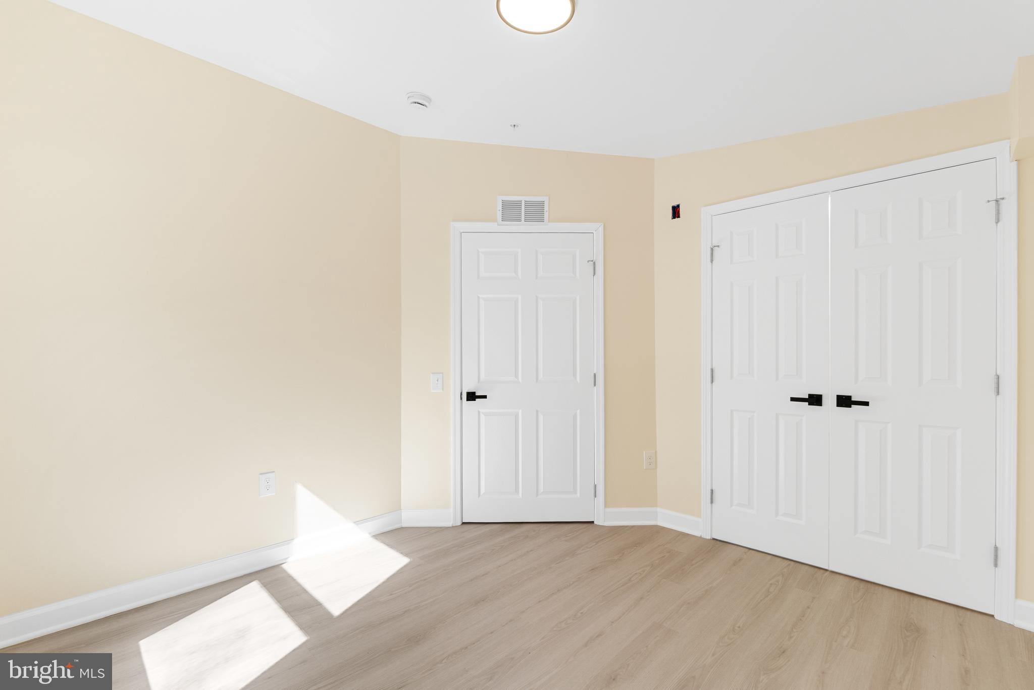 YORKTOWN - Residential