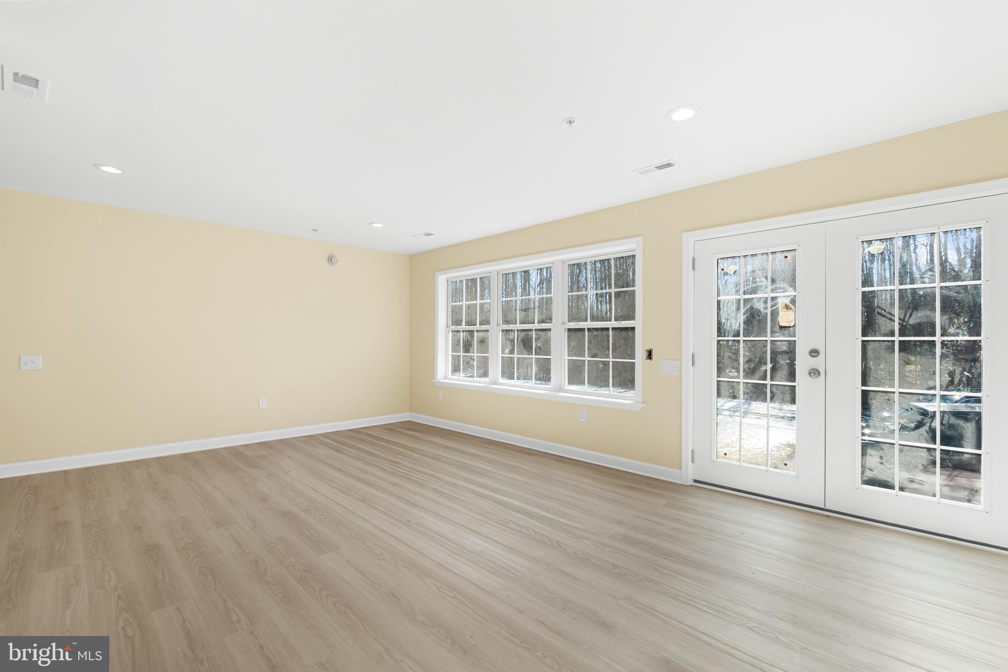 YORKTOWN - Residential