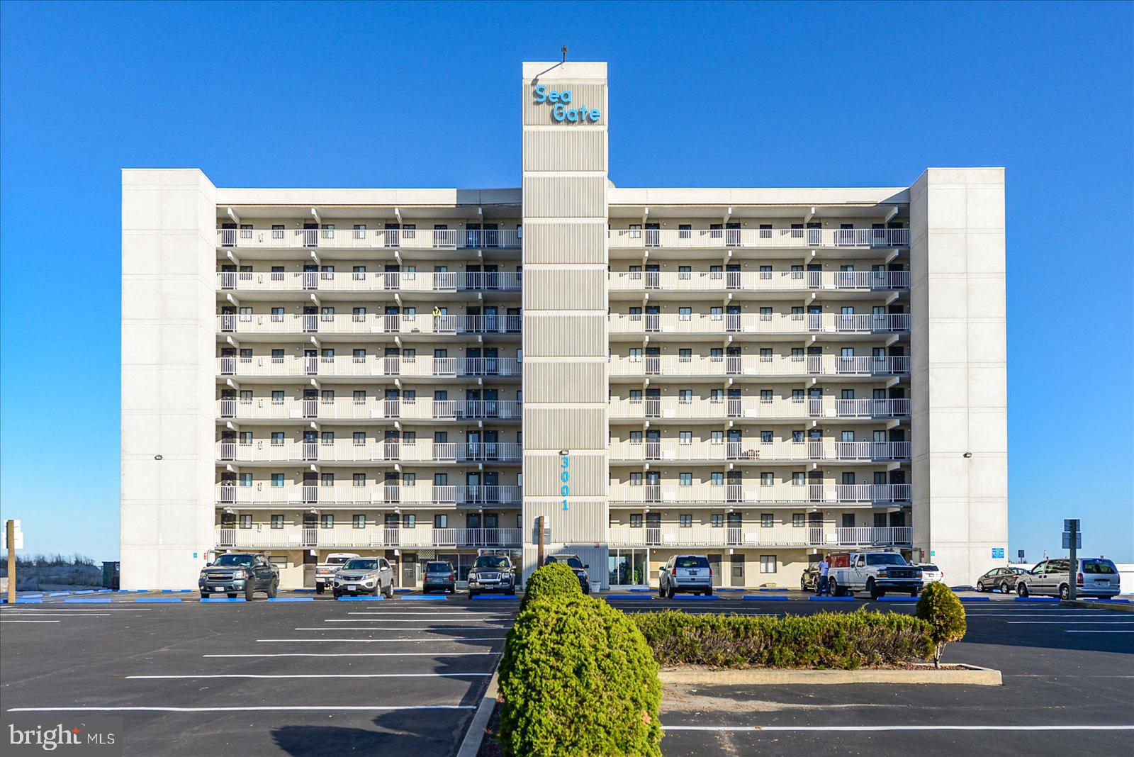 Spacious direct oceanfront condominium with private balcony.   Located only two blocks from the boardwalk, this building offers separate storage area,  owners bike room, and an outdoor pool.
Popular rental unit bringing in 27K in 2023.