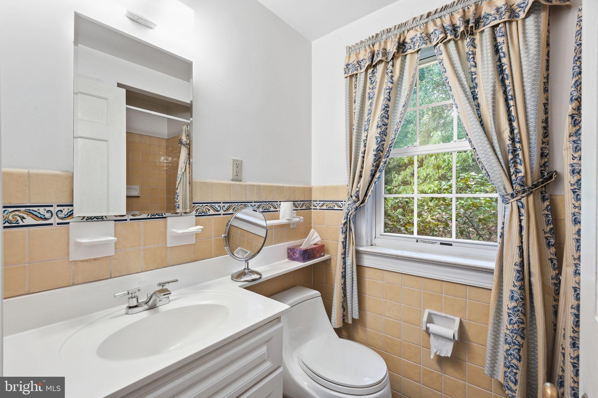 CALVERT HILLS - Residential