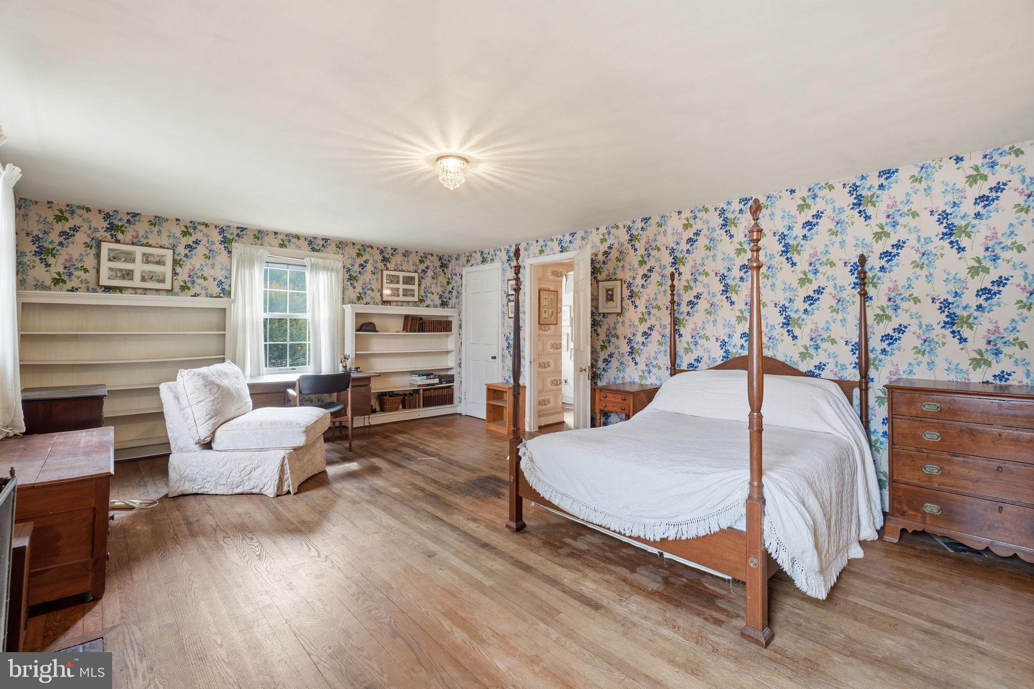 CALVERT HILLS - Residential