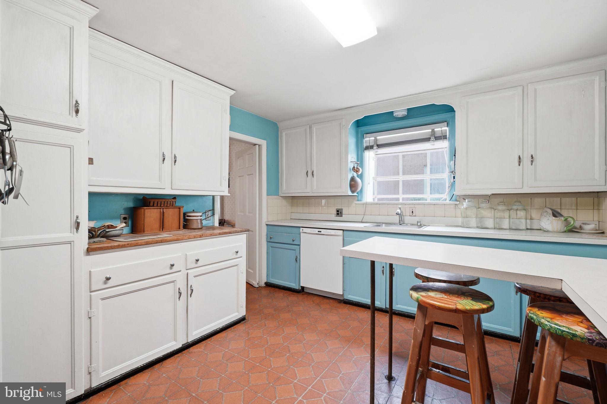 CALVERT HILLS - Residential