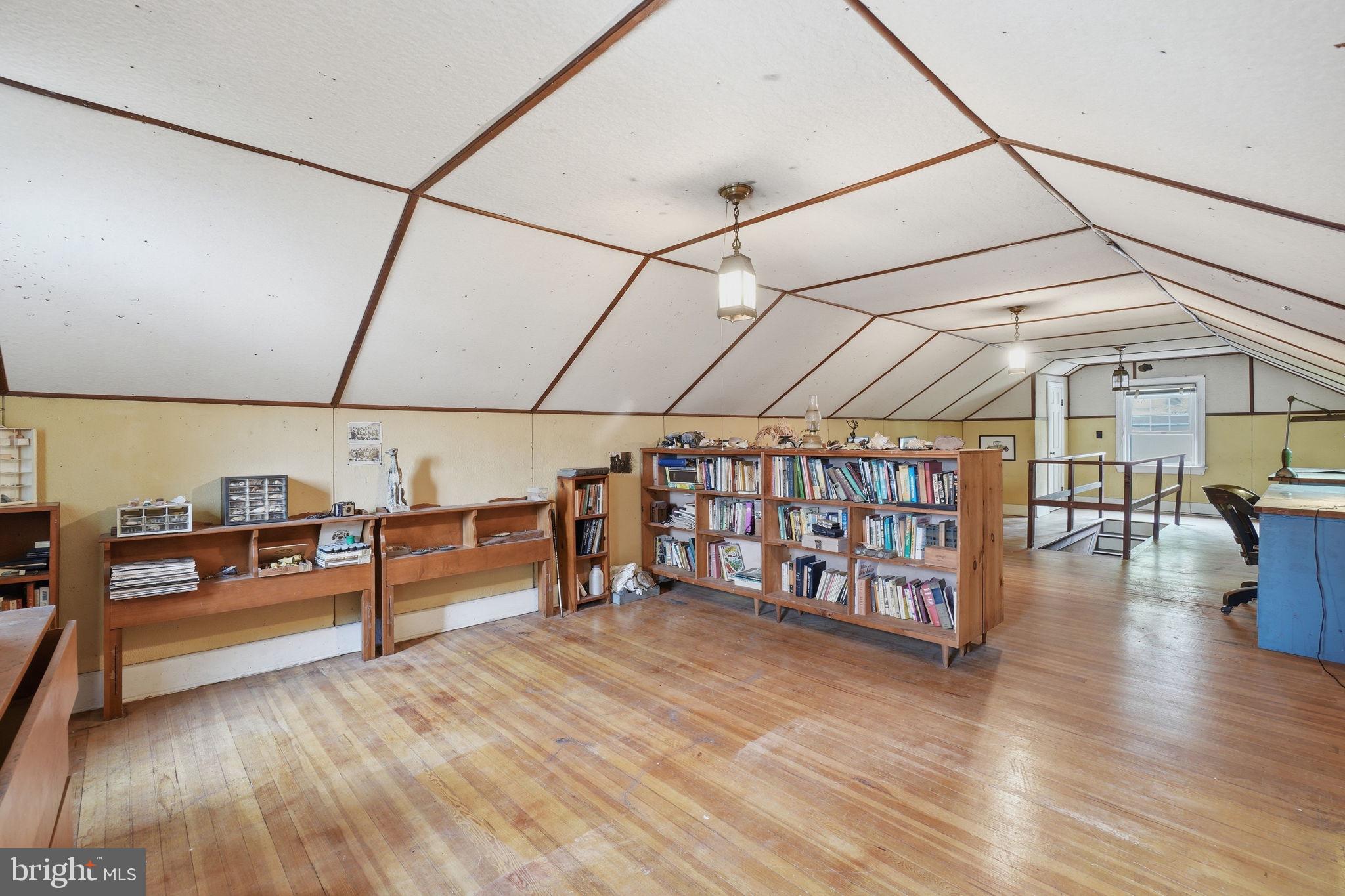 CALVERT HILLS - Residential