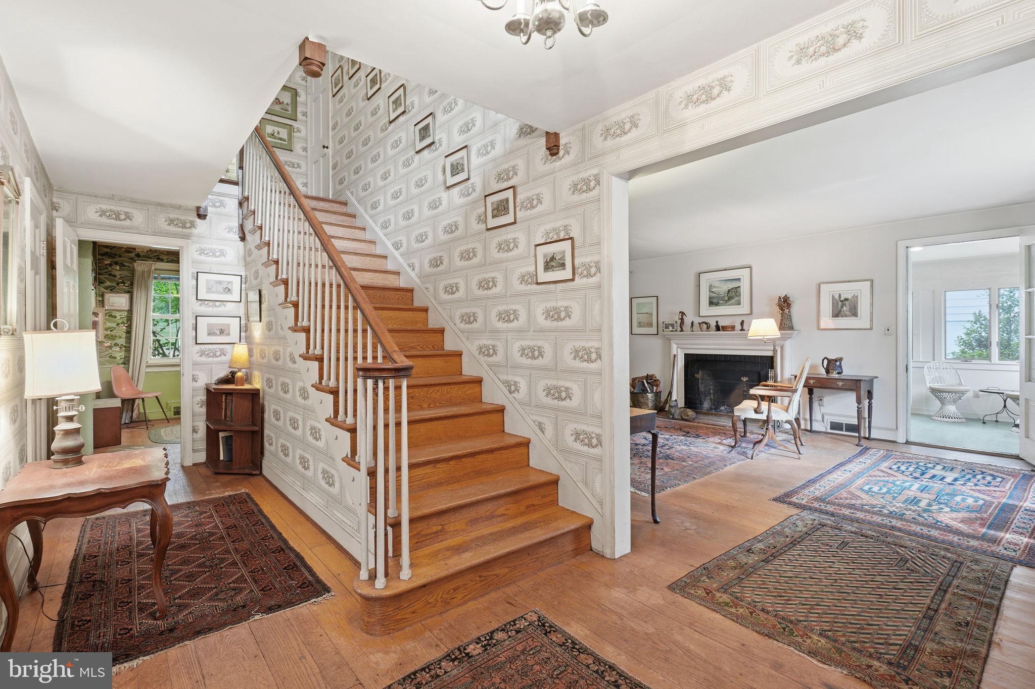 CALVERT HILLS - Residential