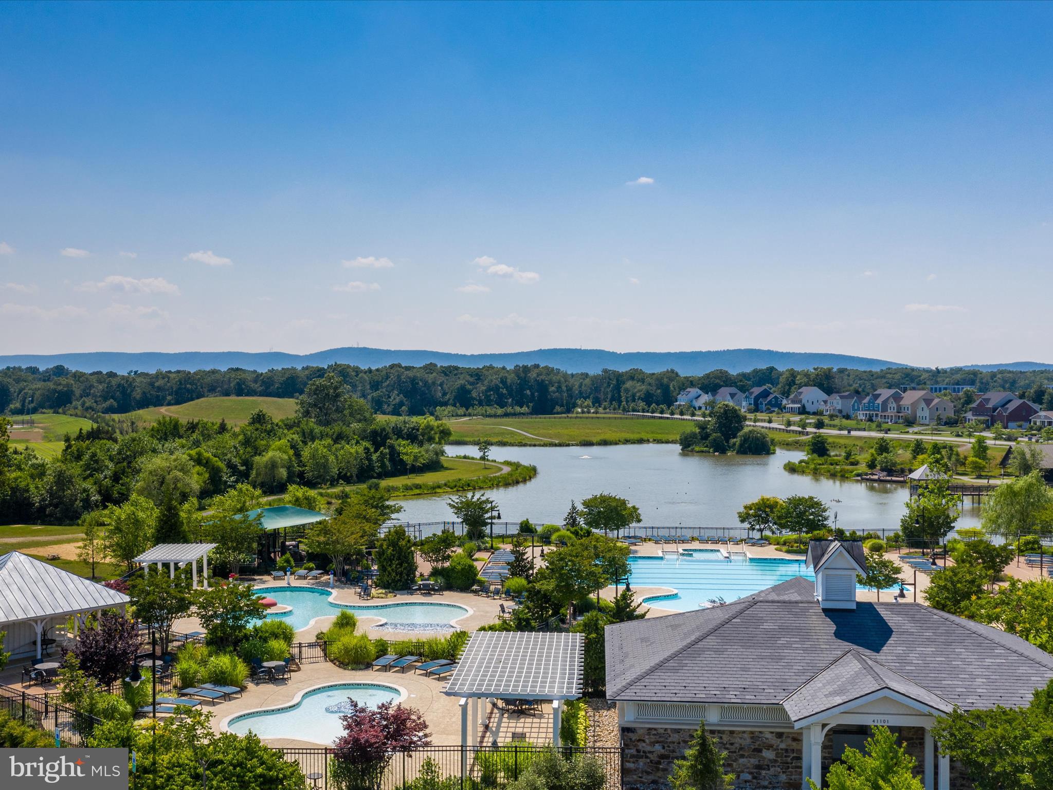 GROVE AT WILLOWSFORD - Residential