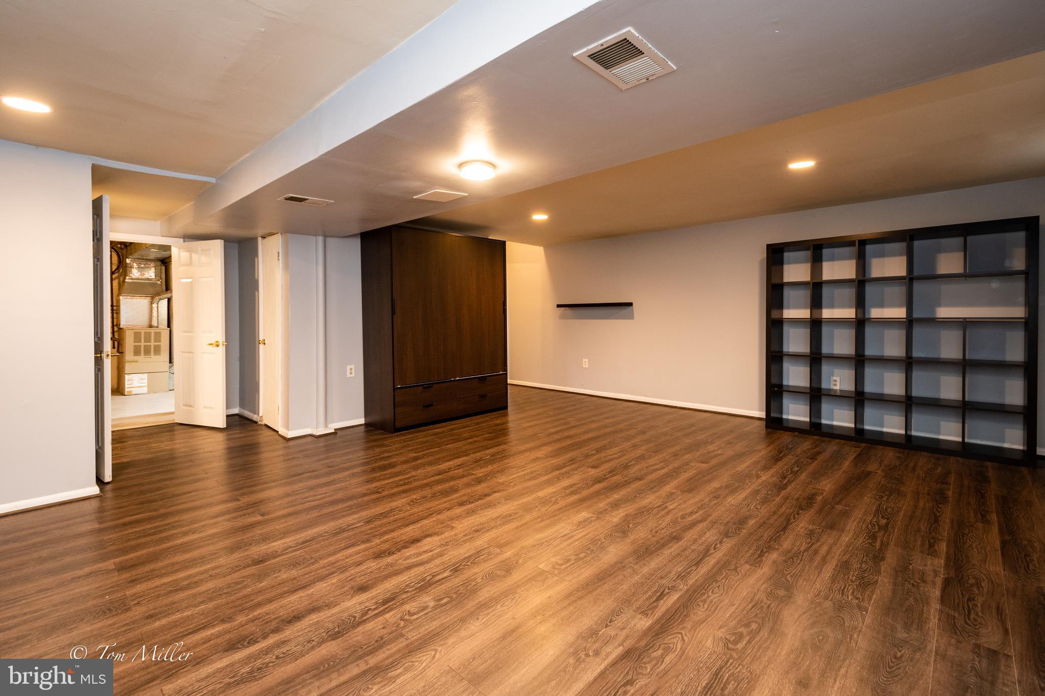 NEW CARROLLTON - Residential
