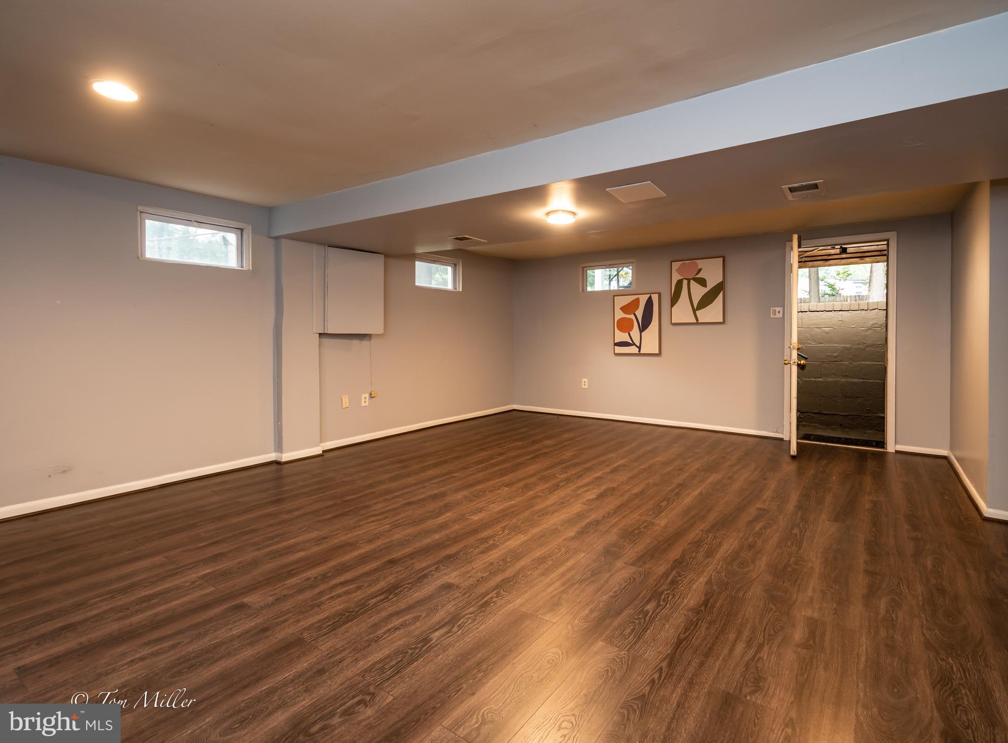 NEW CARROLLTON - Residential