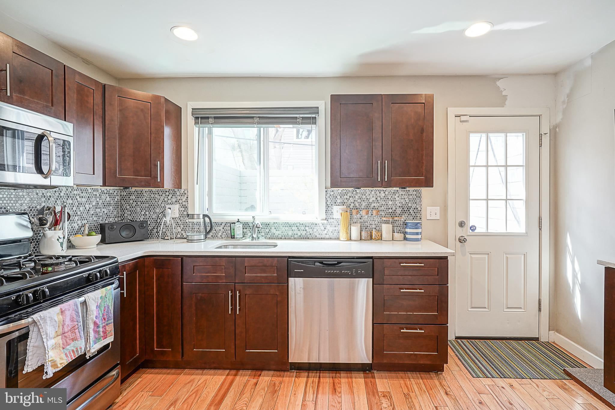 POINT BREEZE - Residential Lease