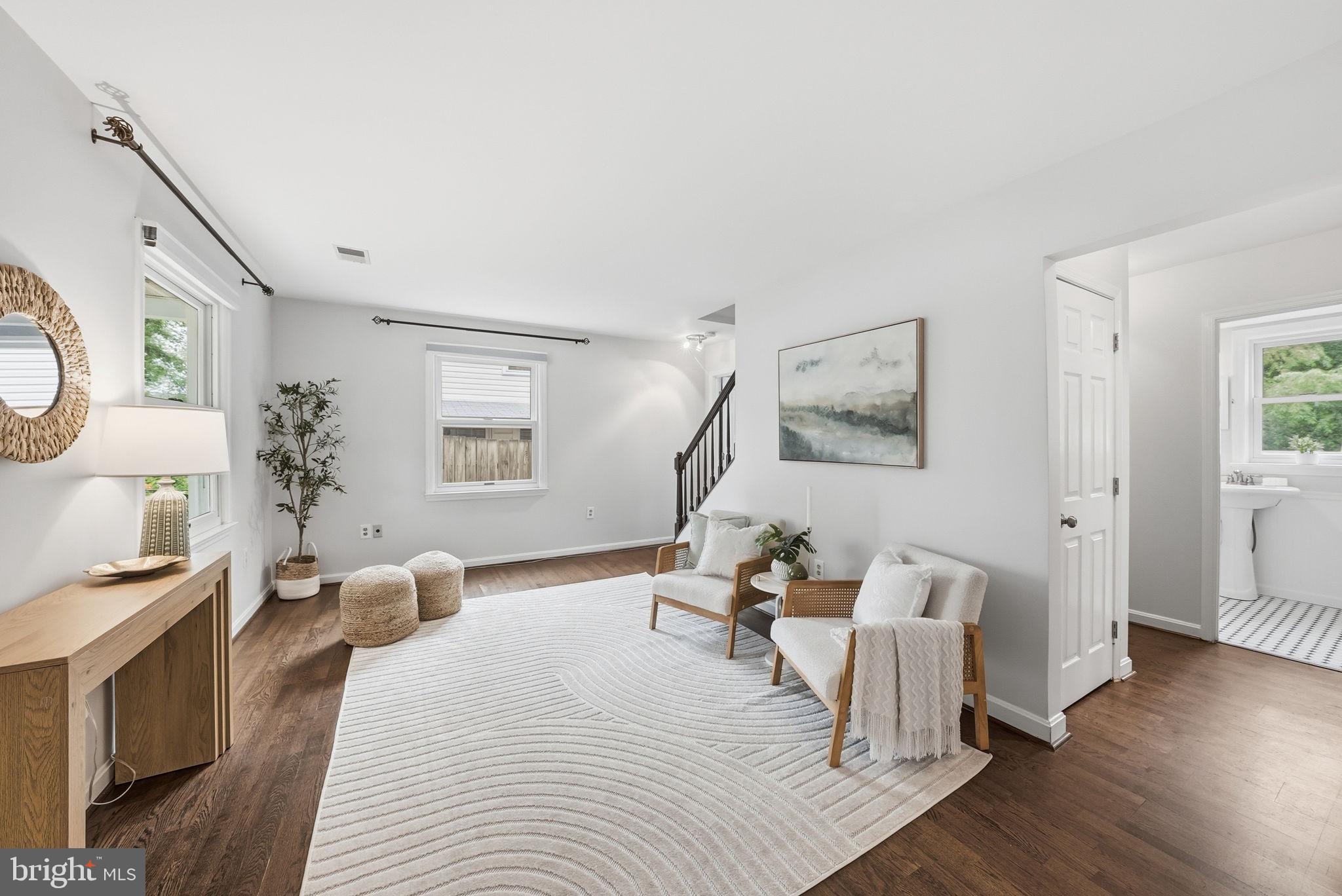 KENSINGTON HEIGHTS - Residential