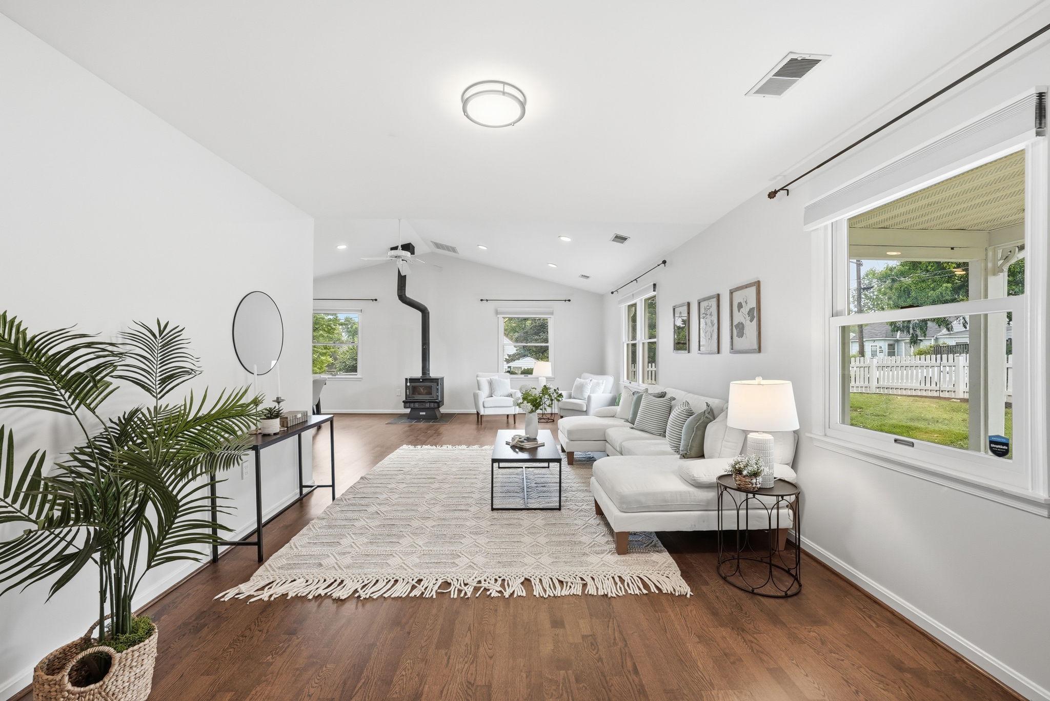 KENSINGTON HEIGHTS - Residential
