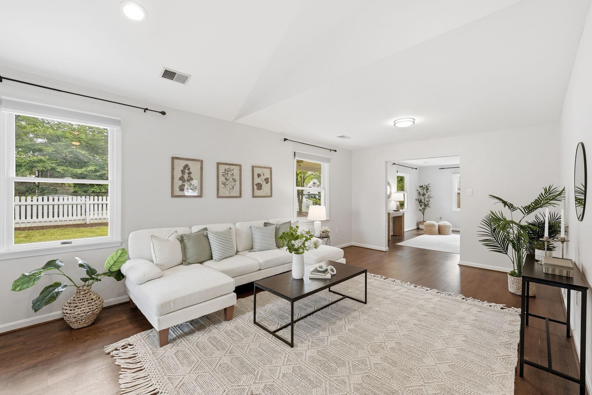KENSINGTON HEIGHTS - Residential