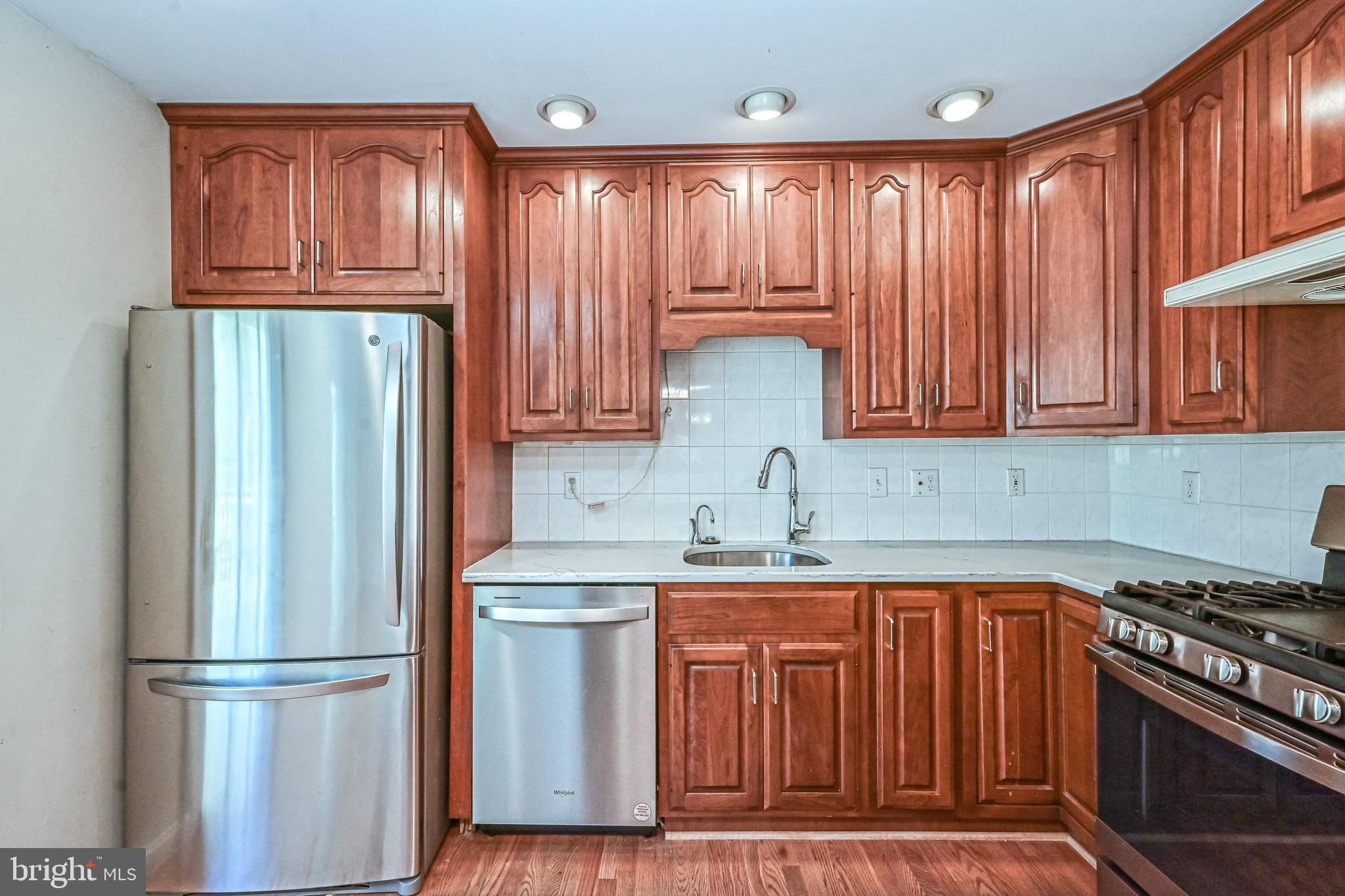 VIENNA WOODS - Residential Lease