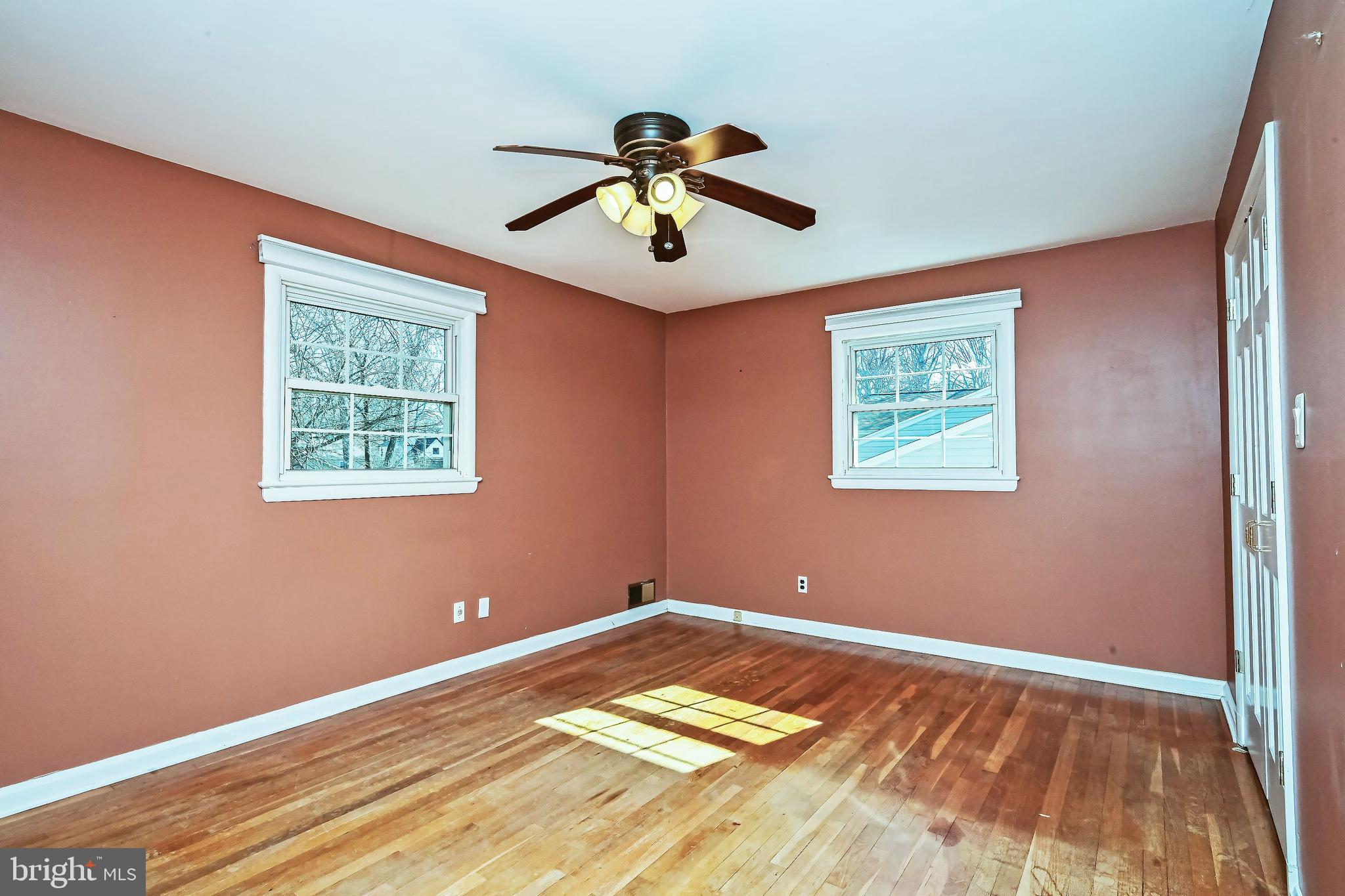 VIENNA WOODS - Residential Lease