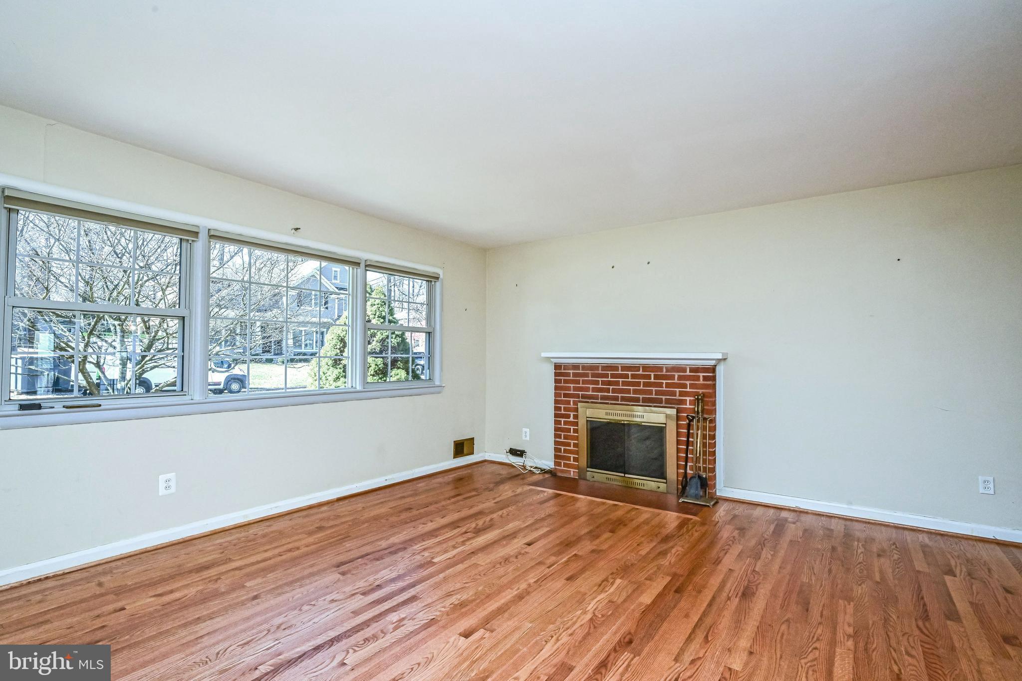 VIENNA WOODS - Residential Lease