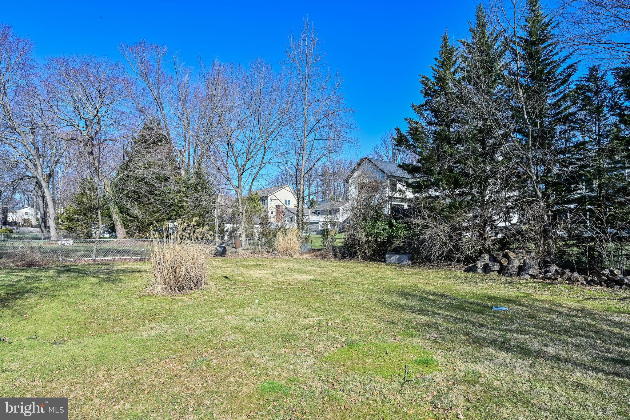 VIENNA WOODS - Residential Lease