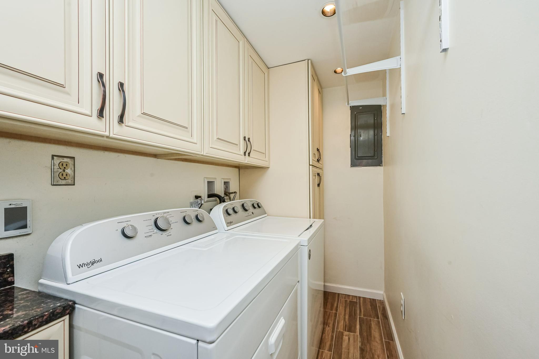 VIENNA WOODS - Residential Lease