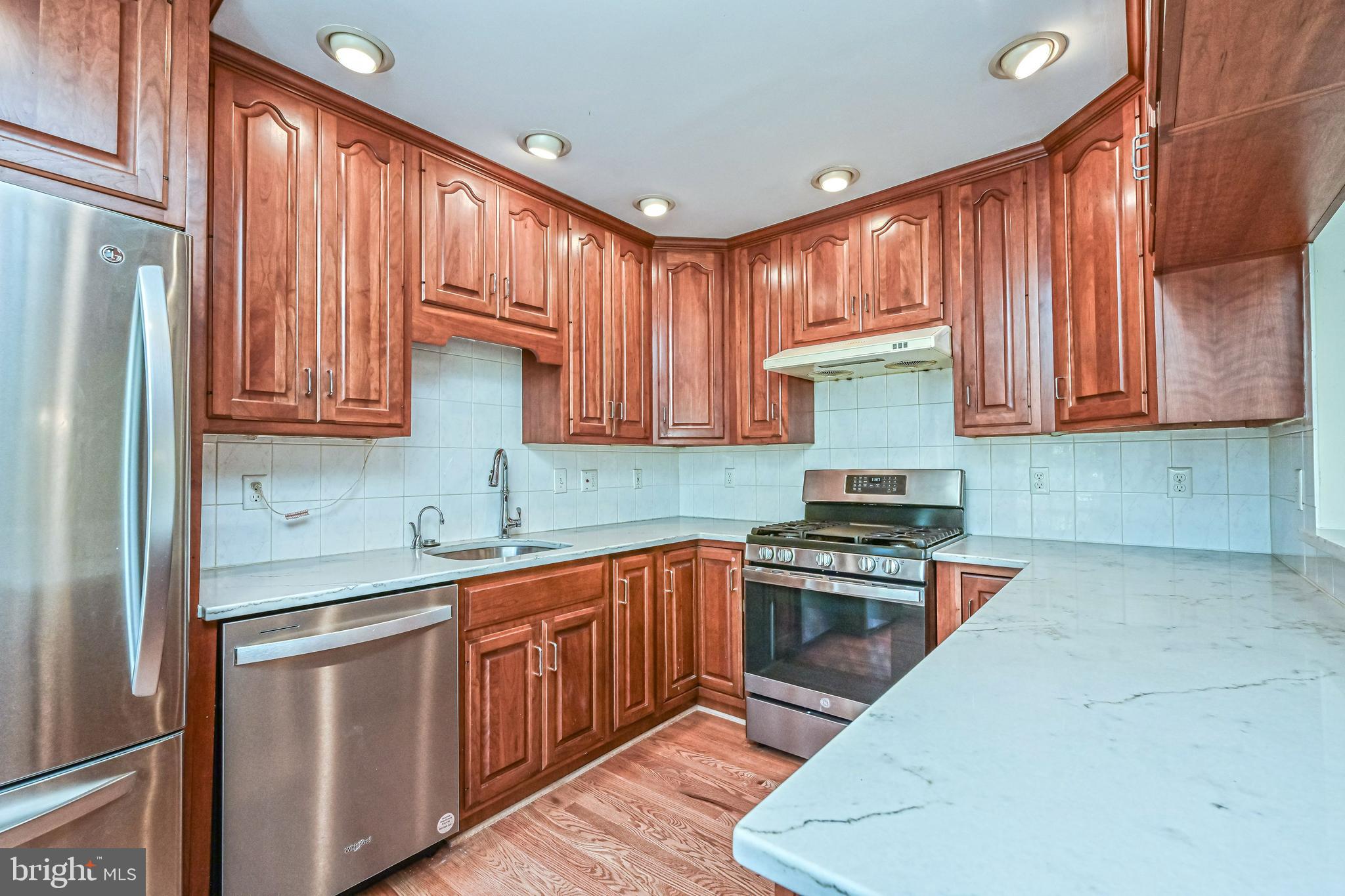 VIENNA WOODS - Residential Lease